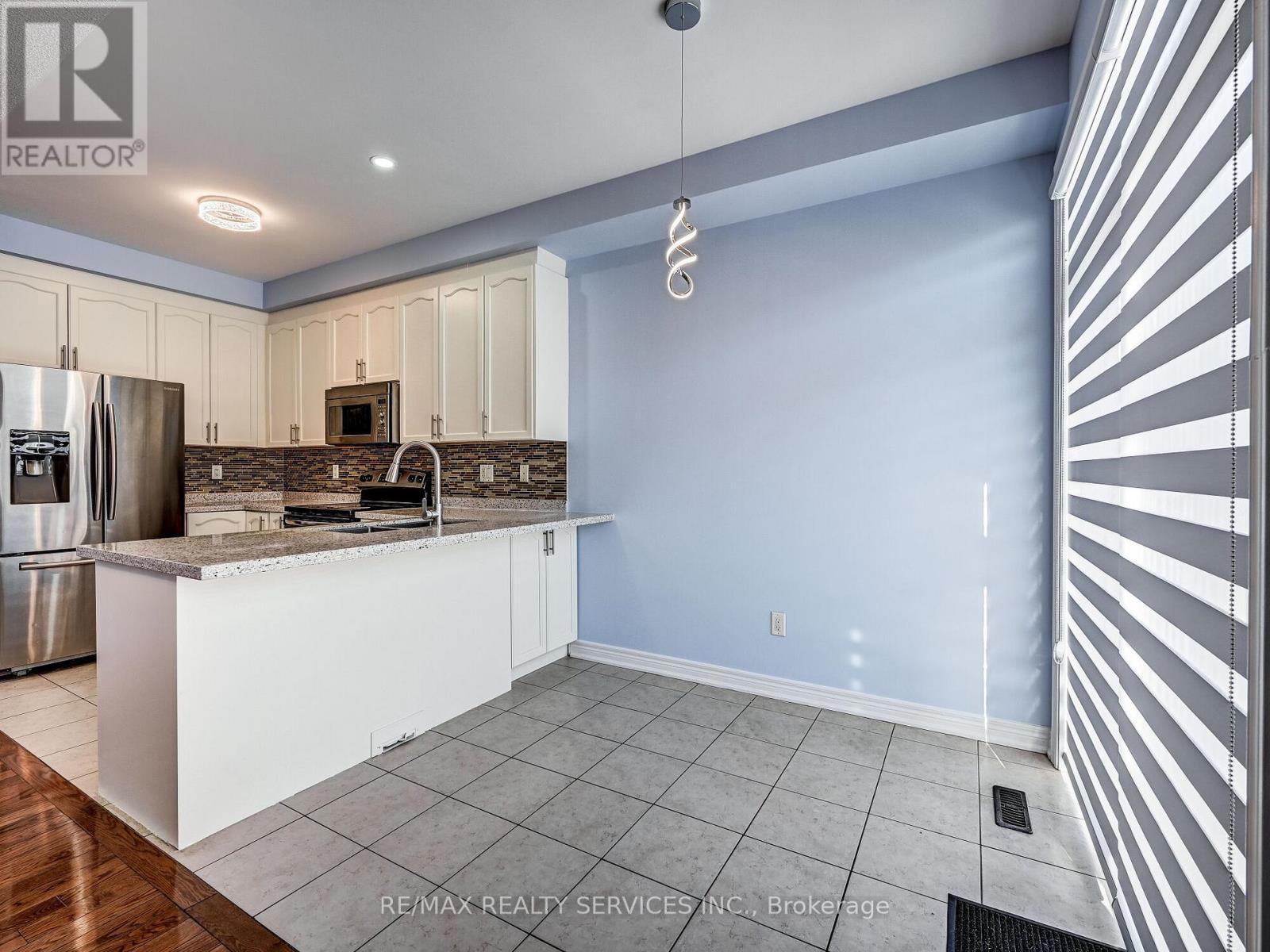 114 Rocky Point Crescent, Brampton (Madoc), Ontario  L6V 4R8 - Photo 14 - W12877338