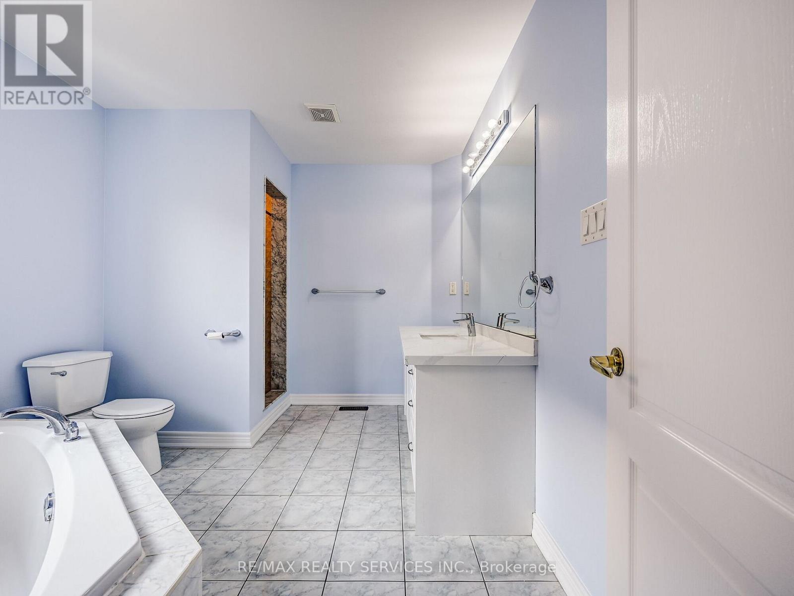 114 Rocky Point Crescent, Brampton (Madoc), Ontario  L6V 4R8 - Photo 22 - W12877338