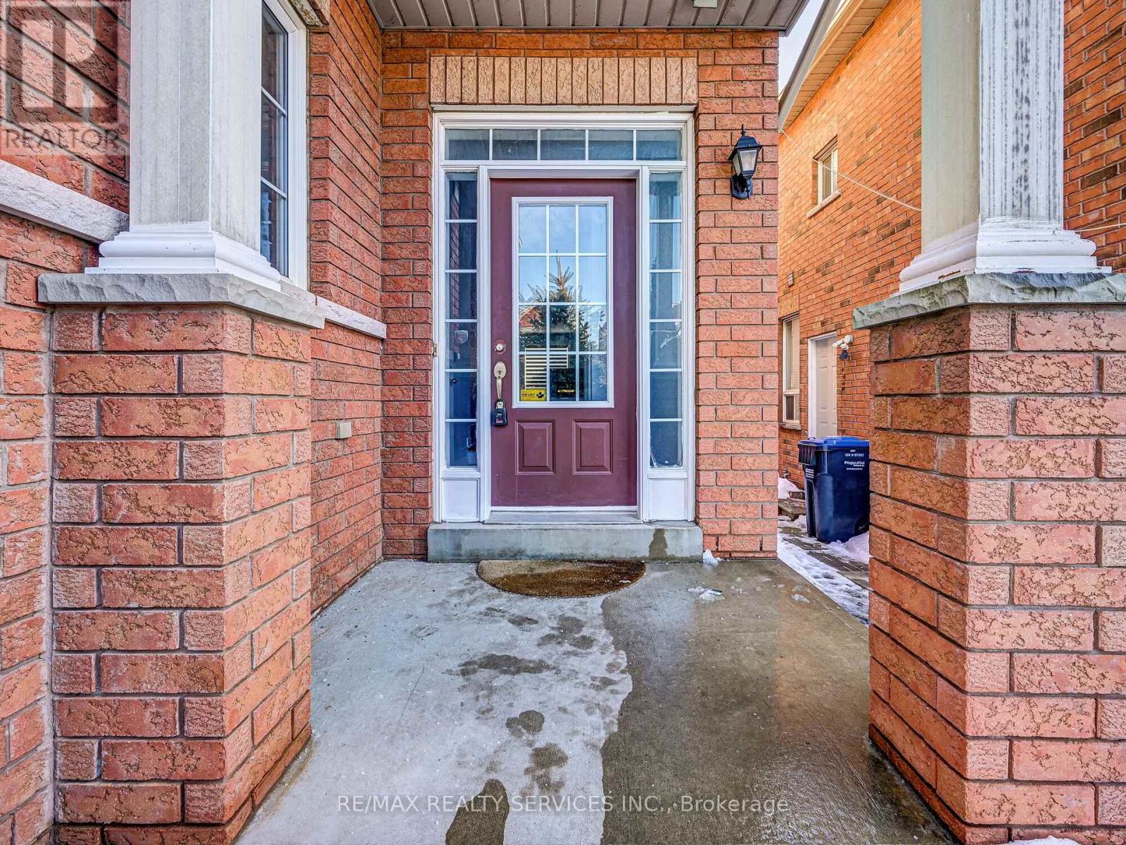 114 Rocky Point Crescent, Brampton (Madoc), Ontario  L6V 4R8 - Photo 6 - W12877338