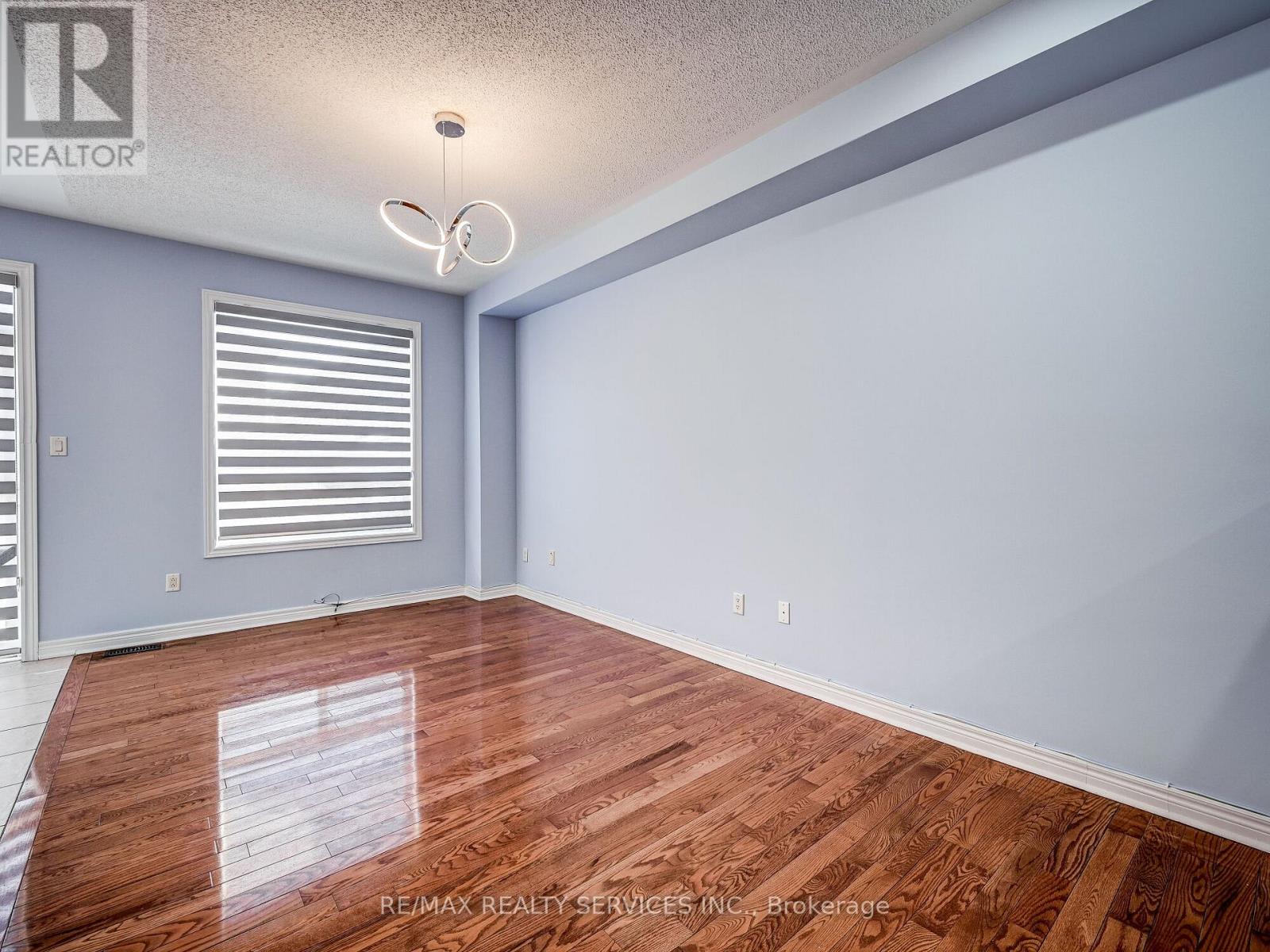 114 Rocky Point Crescent, Brampton (Madoc), Ontario  L6V 4R8 - Photo 7 - W12877338