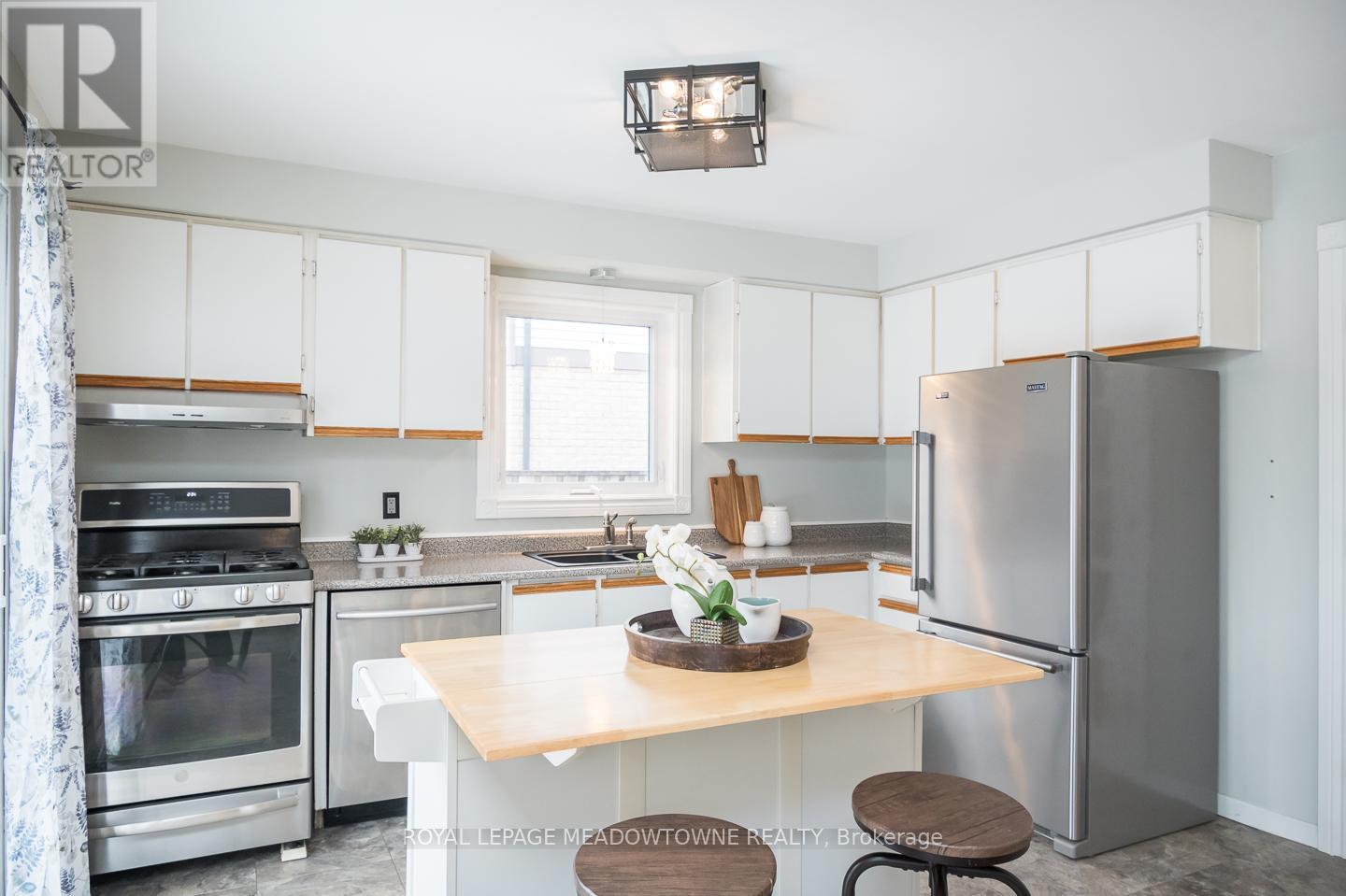 833 Laurier Avenue, Milton, Ontario  L9T 4H4 - Photo 15 - W12877372