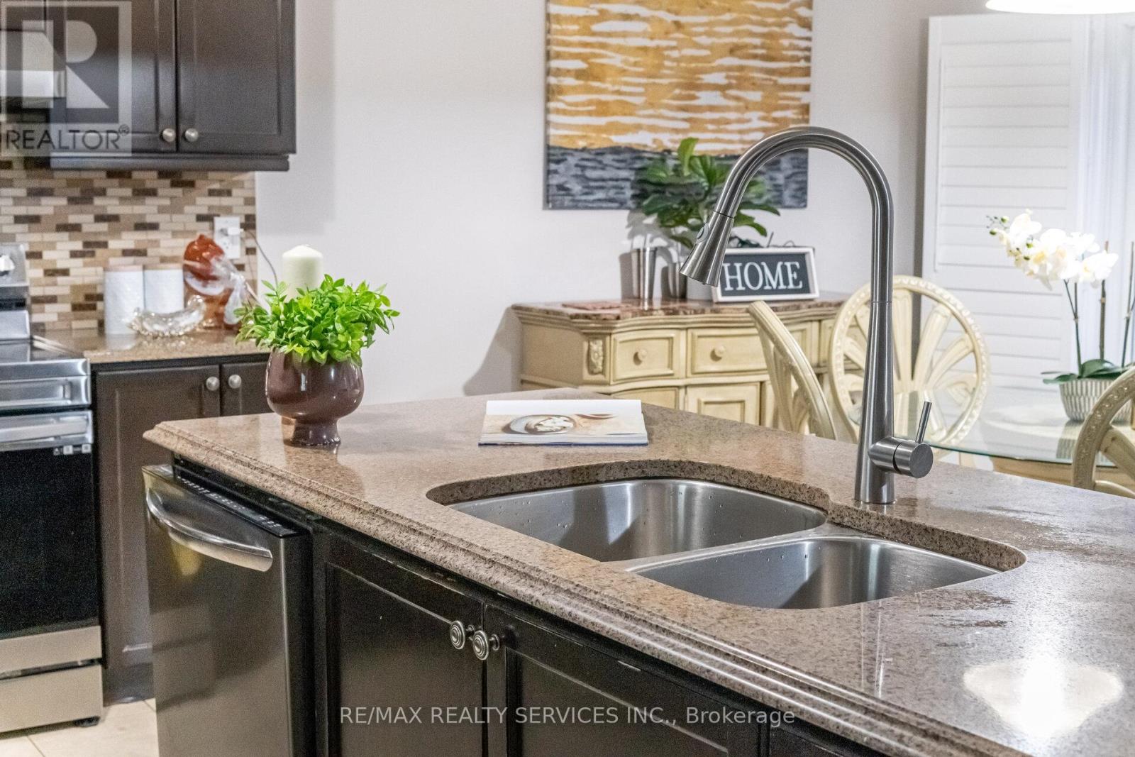 31 Miracle Trail, Brampton, Ontario  L7A 0Y4 - Photo 15 - W12877404