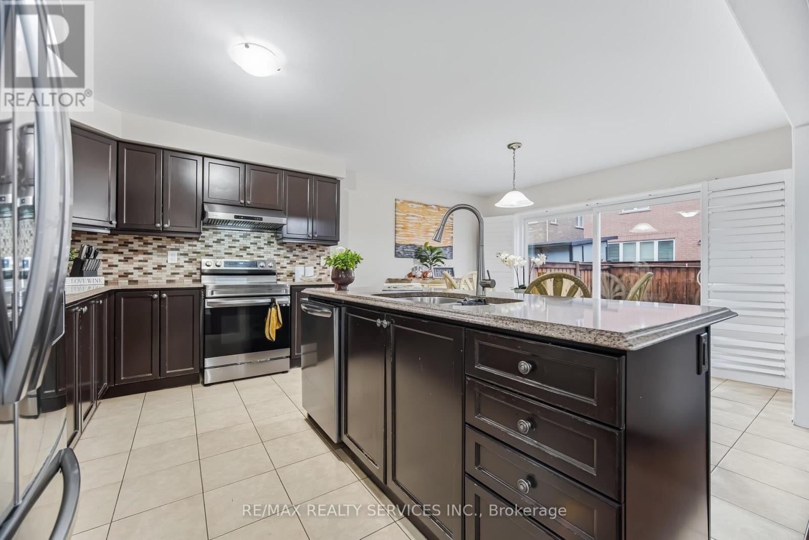 31 Miracle Trail, Brampton, Ontario  L7A 0Y4 - Photo 19 - W12877404