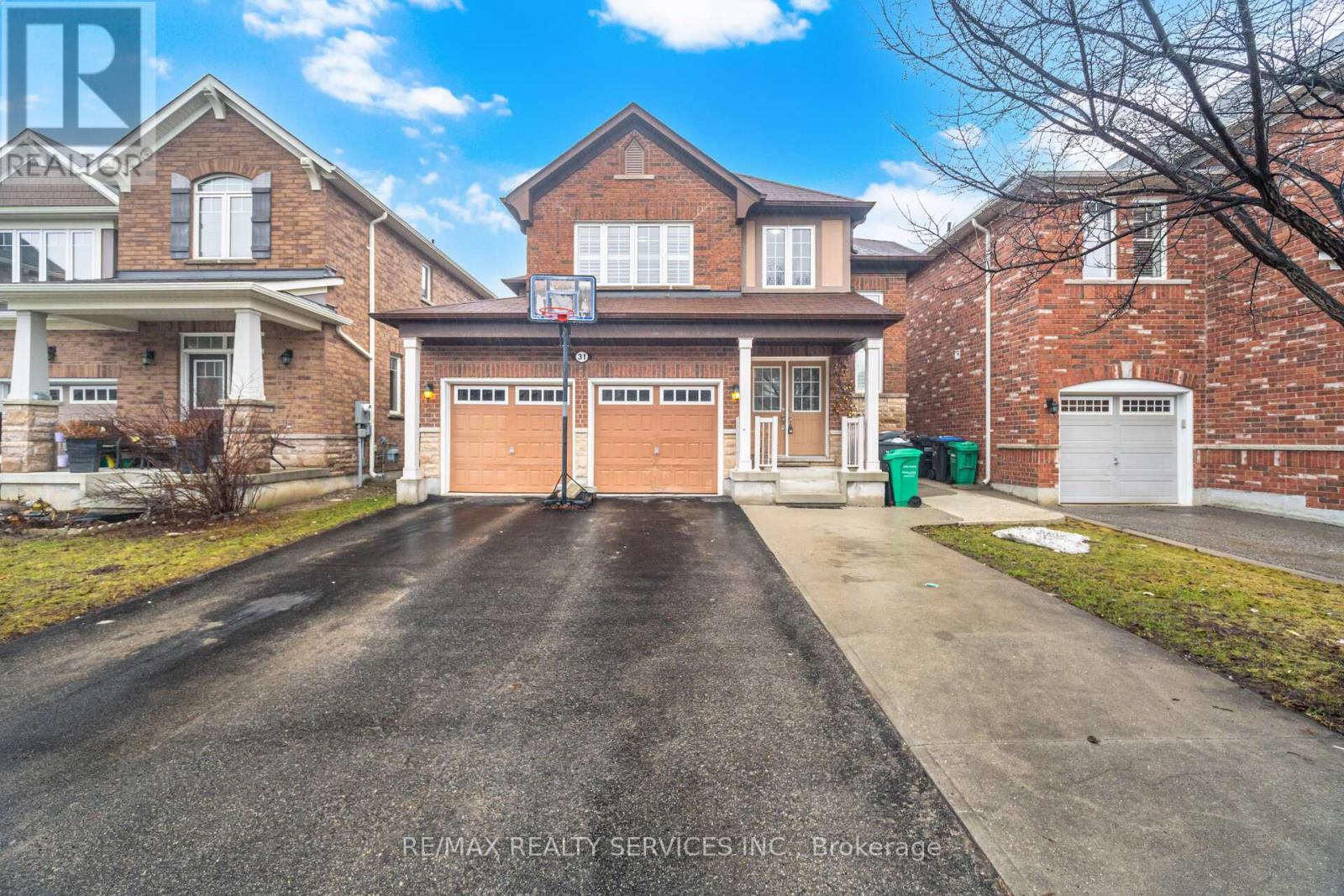 31 Miracle Trail, Brampton, Ontario  L7A 0Y4 - Photo 2 - W12877404
