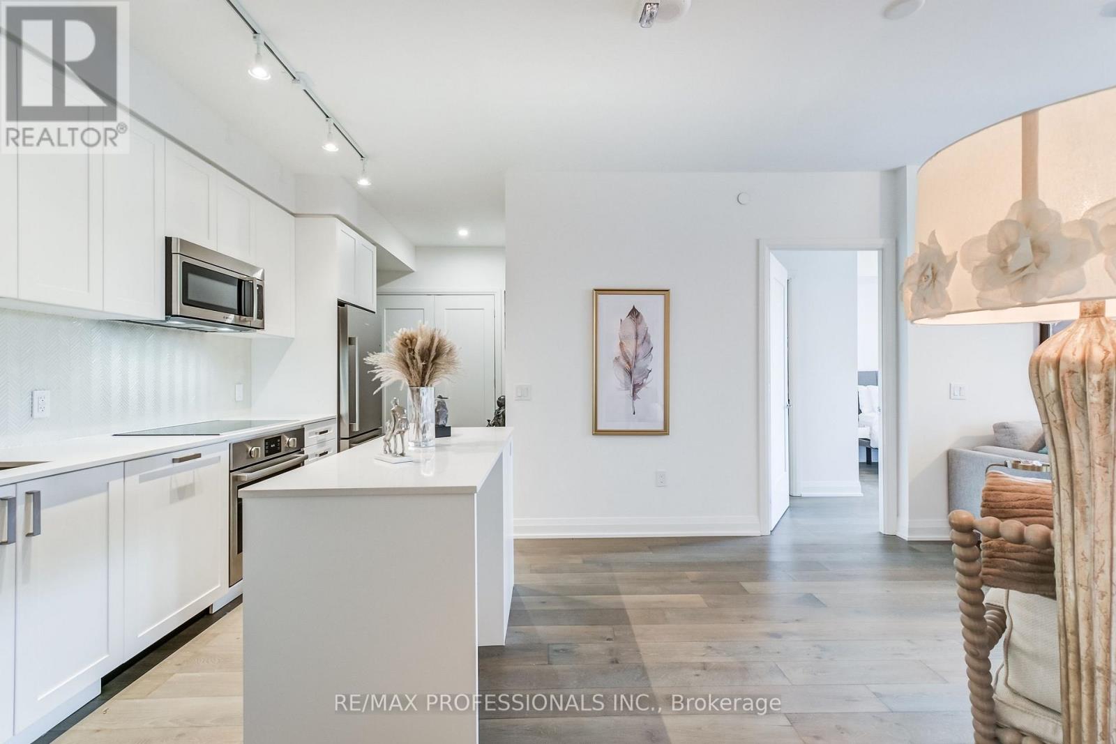 223 - 293 The Kingsway, Toronto, Ontario  M9A 0E8 - Photo 13 - W12877466