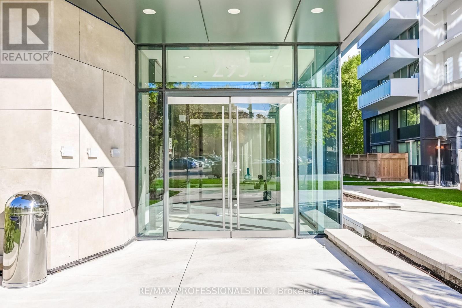 223 - 293 The Kingsway, Toronto, Ontario  M9A 0E8 - Photo 5 - W12877466