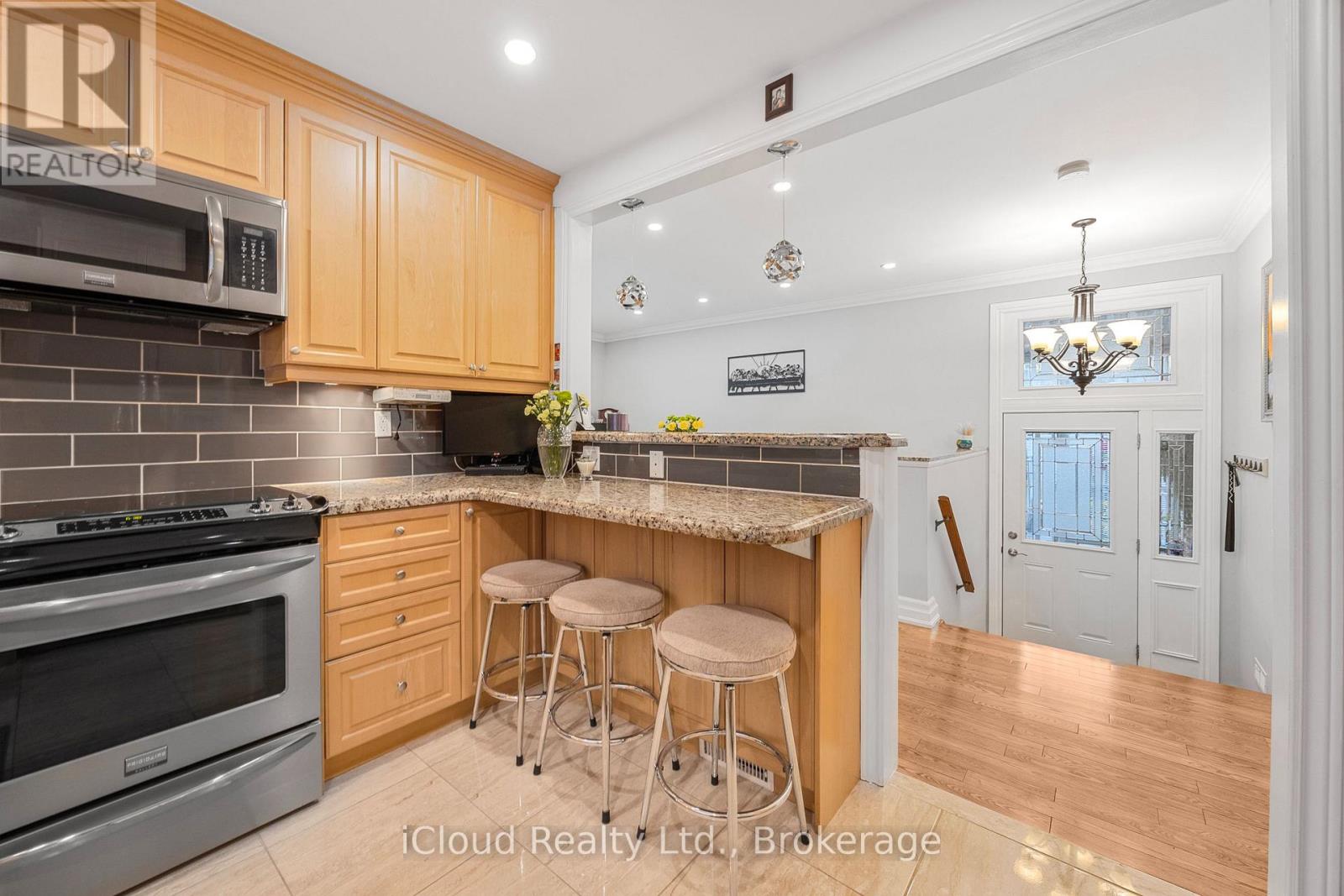 52 Kimbark Drive, Brampton, Ontario  L6X 2A4 - Photo 11 - W12877468