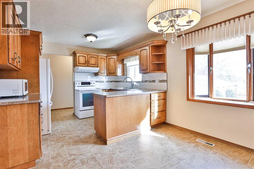 2419 19 Street N, Lethbridge, Alberta  T1H 4T4 - Photo 8 - A2291018