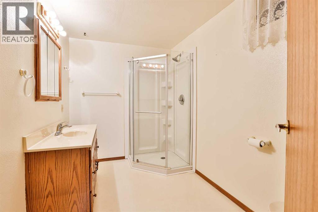 2419 19 Street N, Lethbridge, Alberta  T1H 4T4 - Photo 19 - A2291018