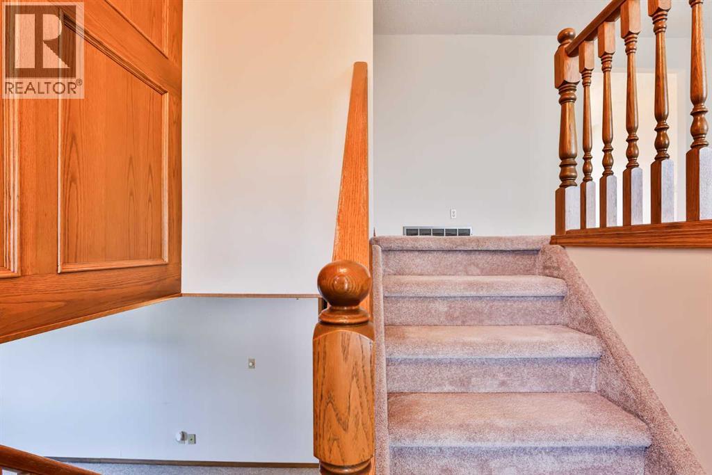 2419 19 Street N, Lethbridge, Alberta  T1H 4T4 - Photo 3 - A2291018