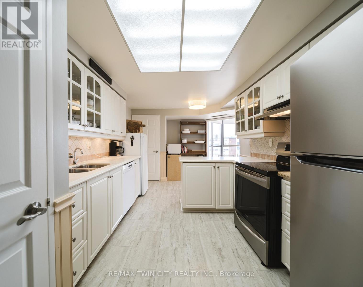 705 - 265 Westcourt Place, Waterloo, Ontario  N2L 6E4 - Photo 13 - X12877254