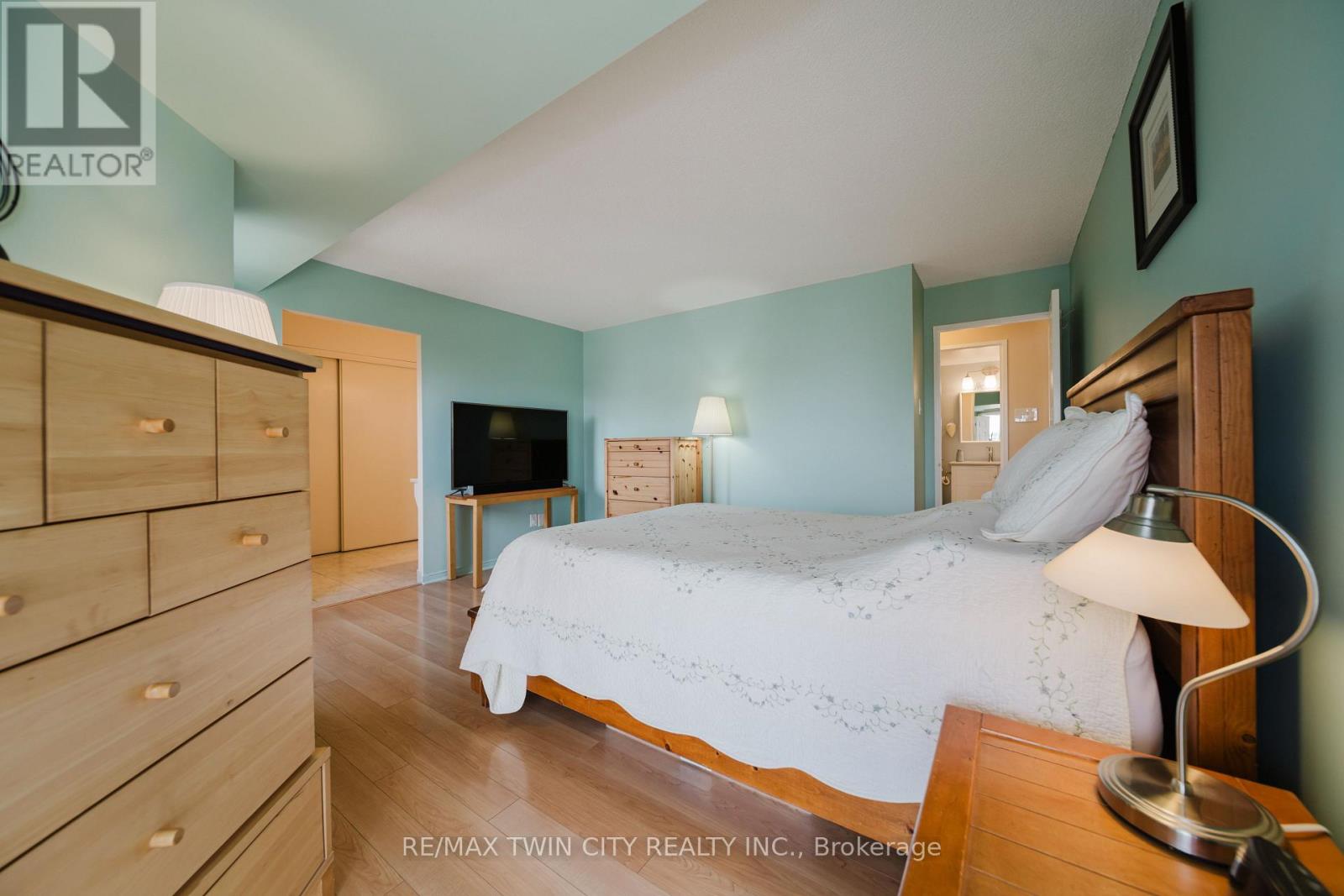 705 - 265 Westcourt Place, Waterloo, Ontario  N2L 6E4 - Photo 16 - X12877254