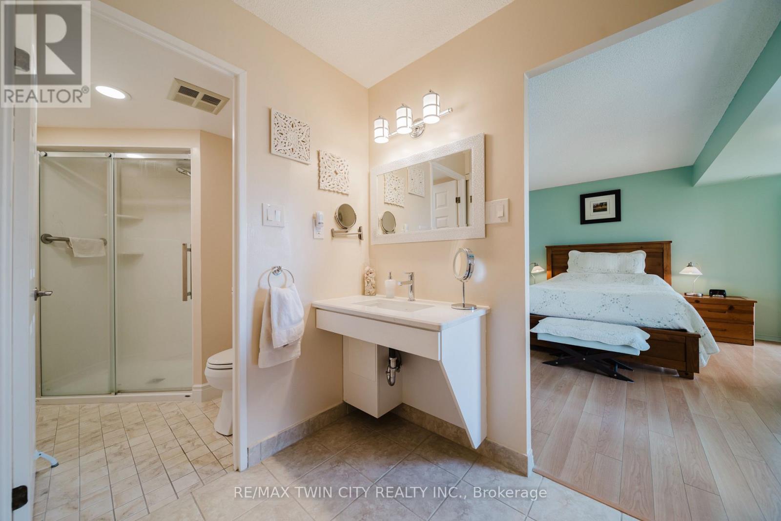 705 - 265 Westcourt Place, Waterloo, Ontario  N2L 6E4 - Photo 18 - X12877254