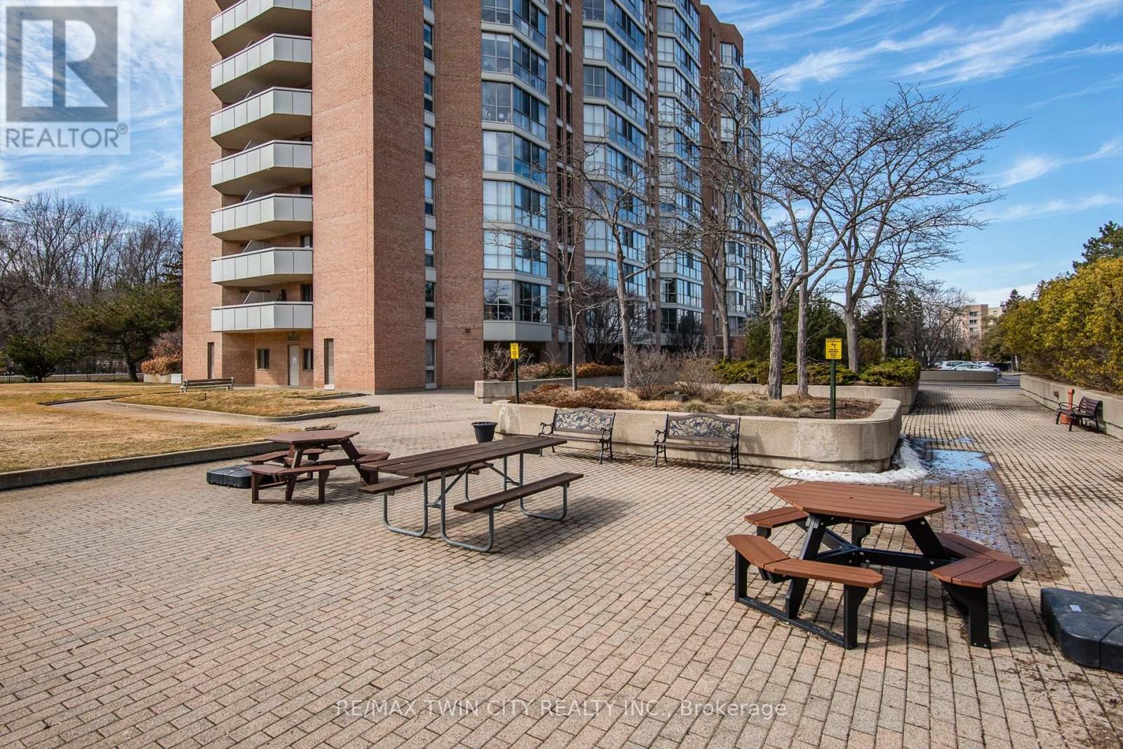 705 - 265 Westcourt Place, Waterloo, Ontario  N2L 6E4 - Photo 40 - X12877254