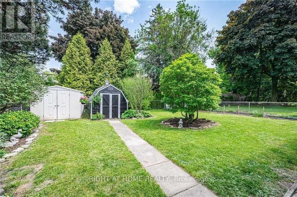 118 Briarwood Crescent, Hamilton, Ontario  L9C 4C4 - Photo 14 - X12877262