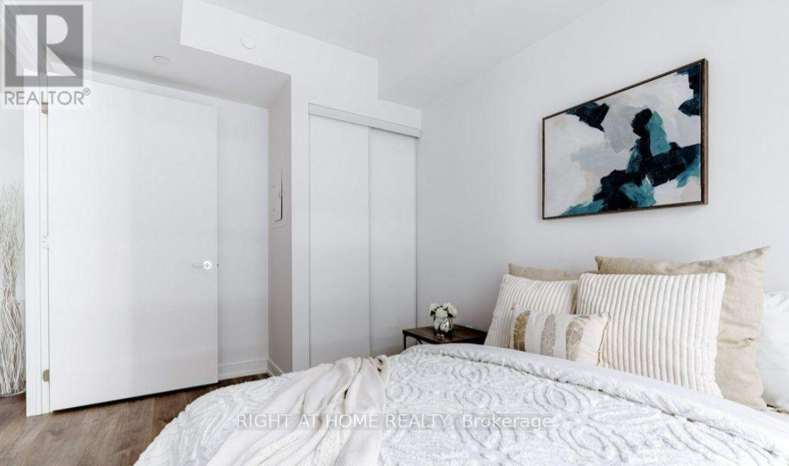 1111 - 1 Jarvis Street, Hamilton, Ontario  L8R 0A8 - Photo 10 - X12877292