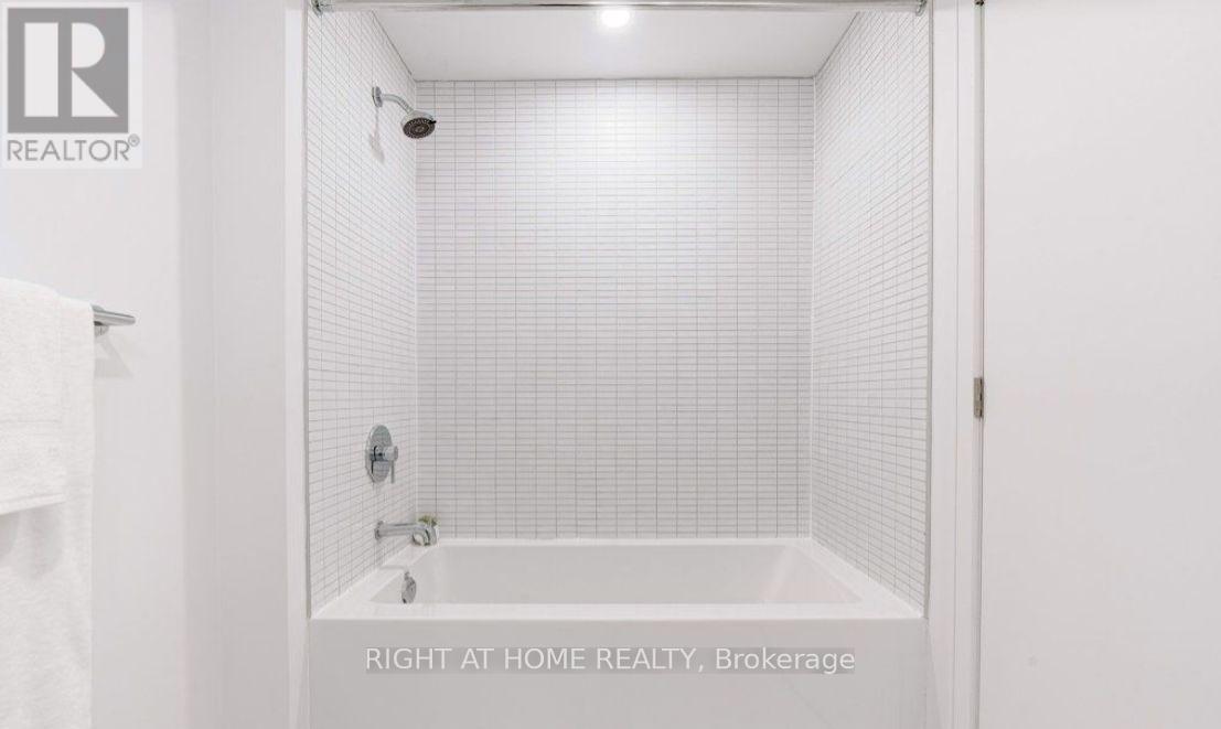 1111 - 1 Jarvis Street, Hamilton, Ontario  L8R 0A8 - Photo 15 - X12877292