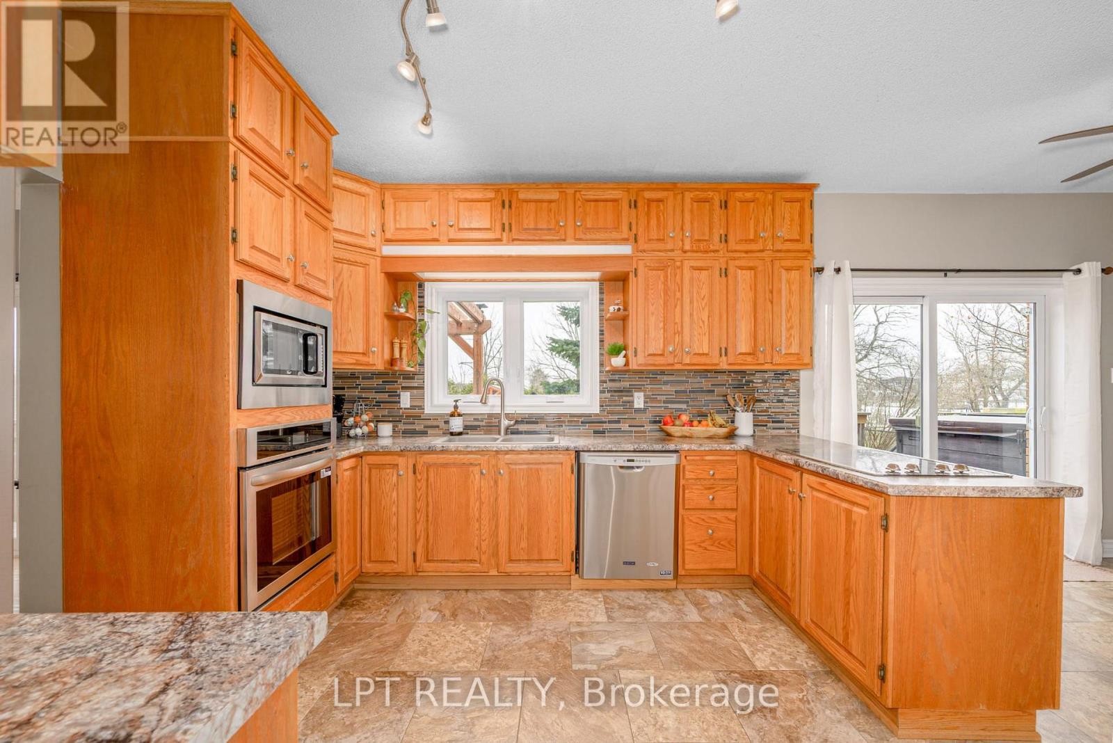 234 Angeline Street N, Kawartha Lakes, Ontario  K9V 5E9 - Photo 12 - X12877456