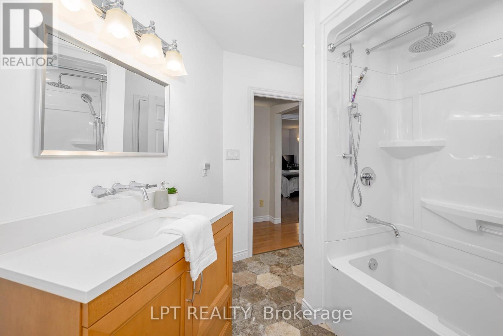 234 Angeline Street N, Kawartha Lakes, Ontario  K9V 5E9 - Photo 27 - X12877456