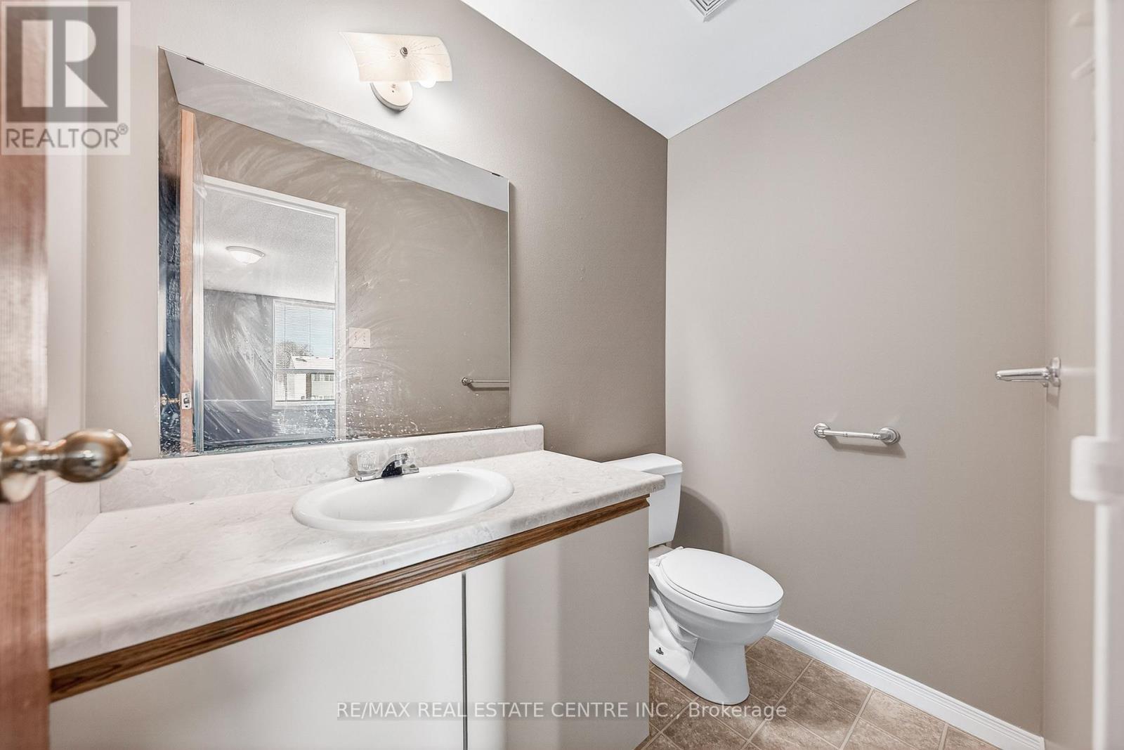 212 - 35 Green Valley Drive, Kitchener, Ontario  N2P 2A5 - Photo 25 - X12877486