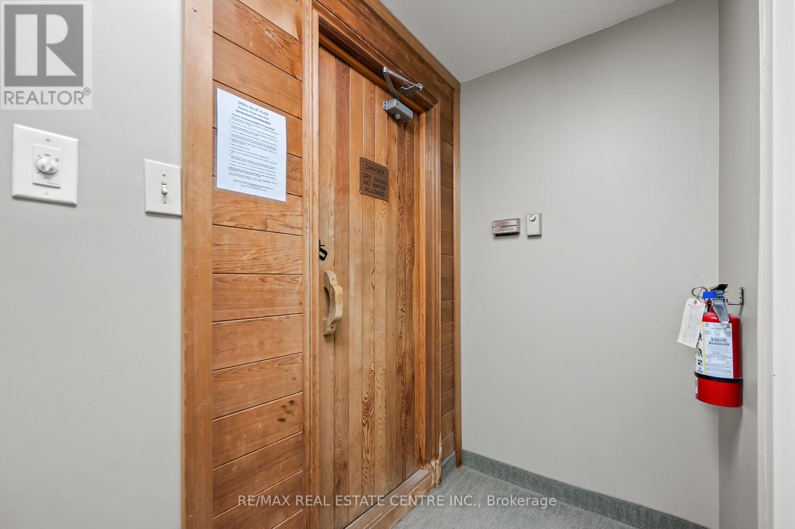 212 - 35 Green Valley Drive, Kitchener, Ontario  N2P 2A5 - Photo 33 - X12877486