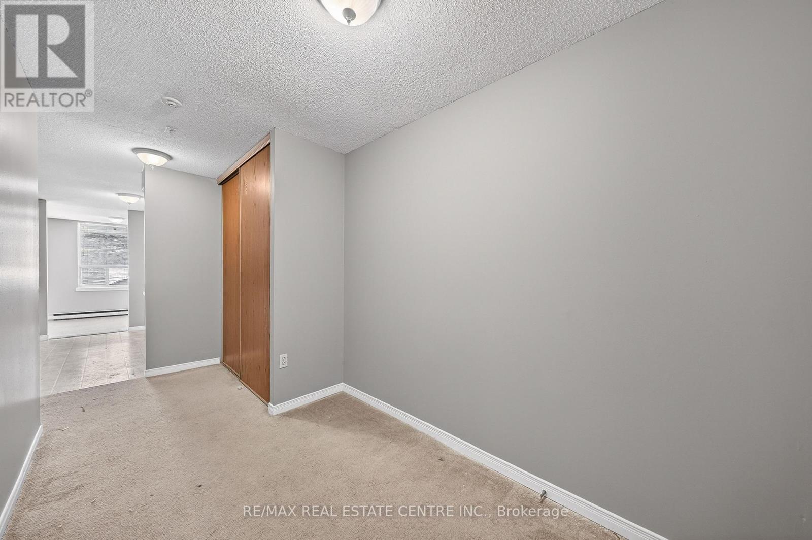 212 - 35 Green Valley Drive, Kitchener, Ontario  N2P 2A5 - Photo 7 - X12877486