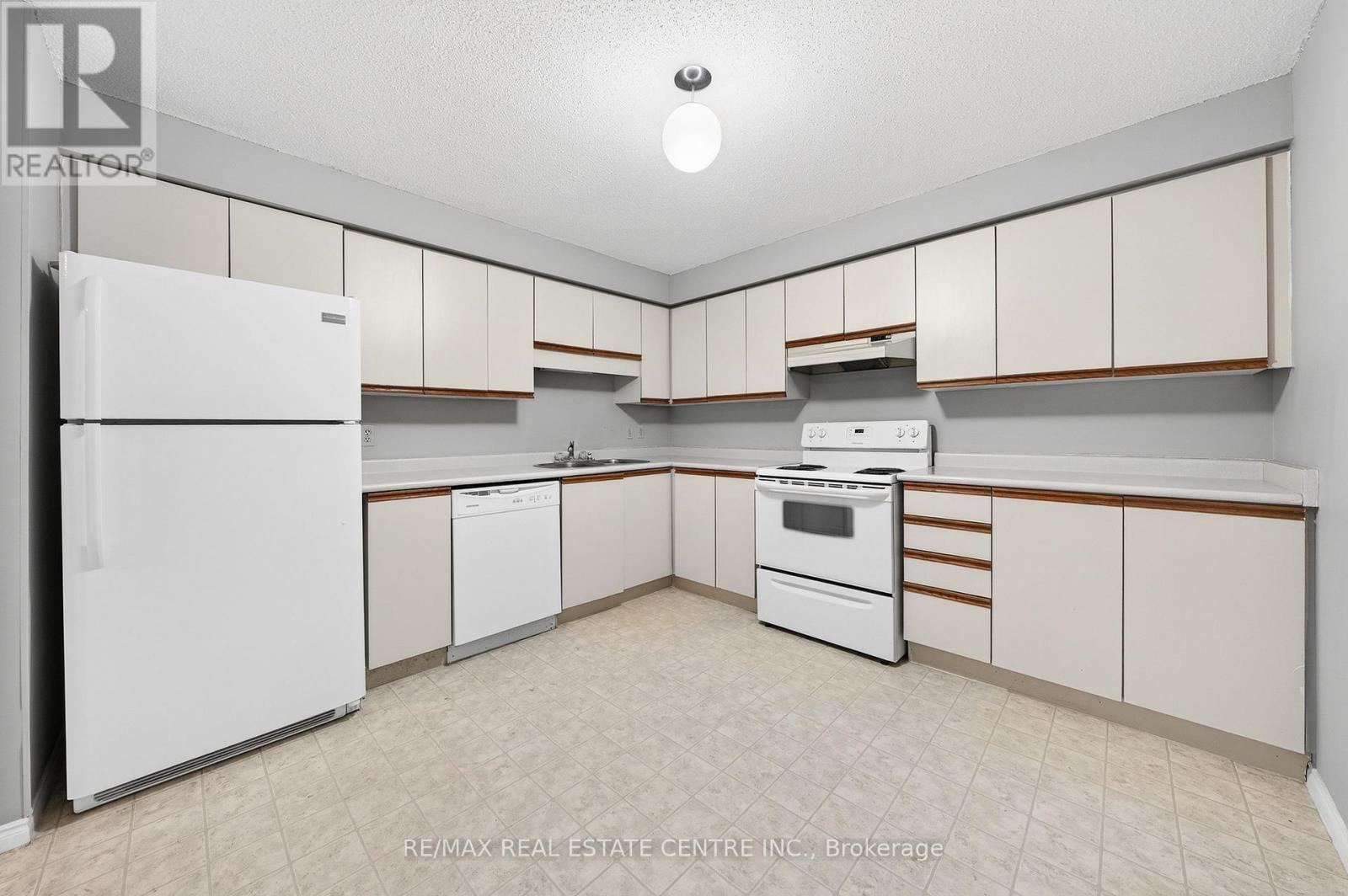 1002 - 35 Green Valley Drive, Kitchener, Ontario  N2P 2A5 - Photo 17 - X12877490