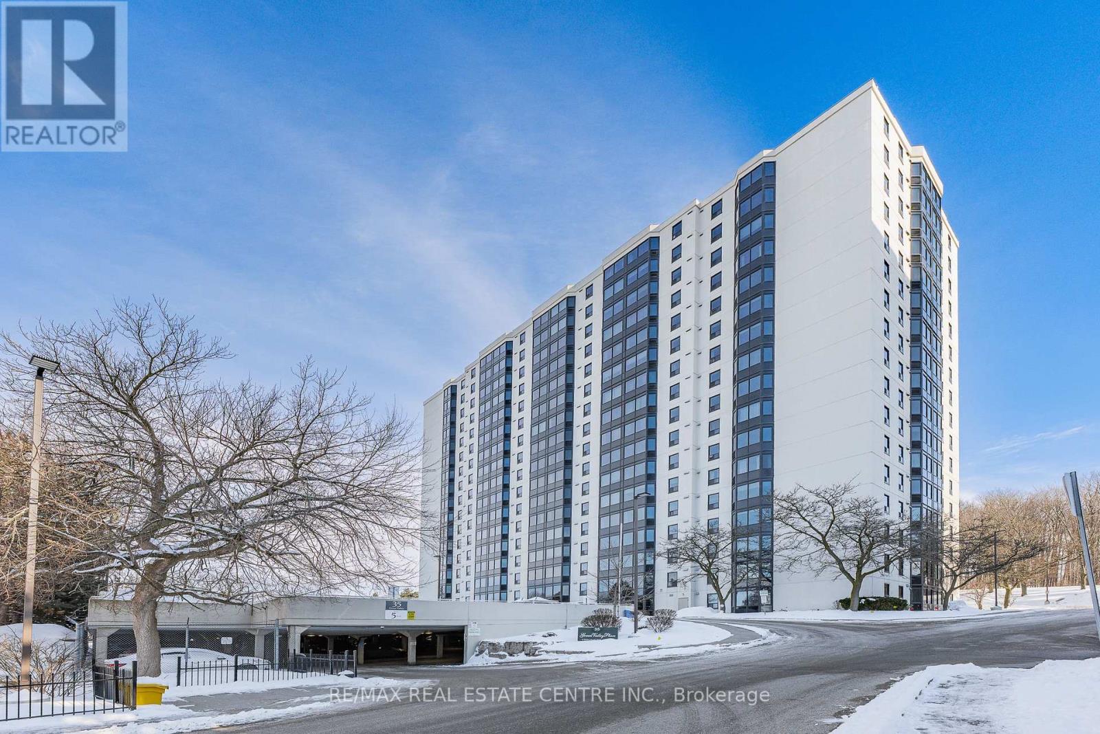 1002 - 35 Green Valley Drive, Kitchener, Ontario  N2P 2A5 - Photo 2 - X12877490