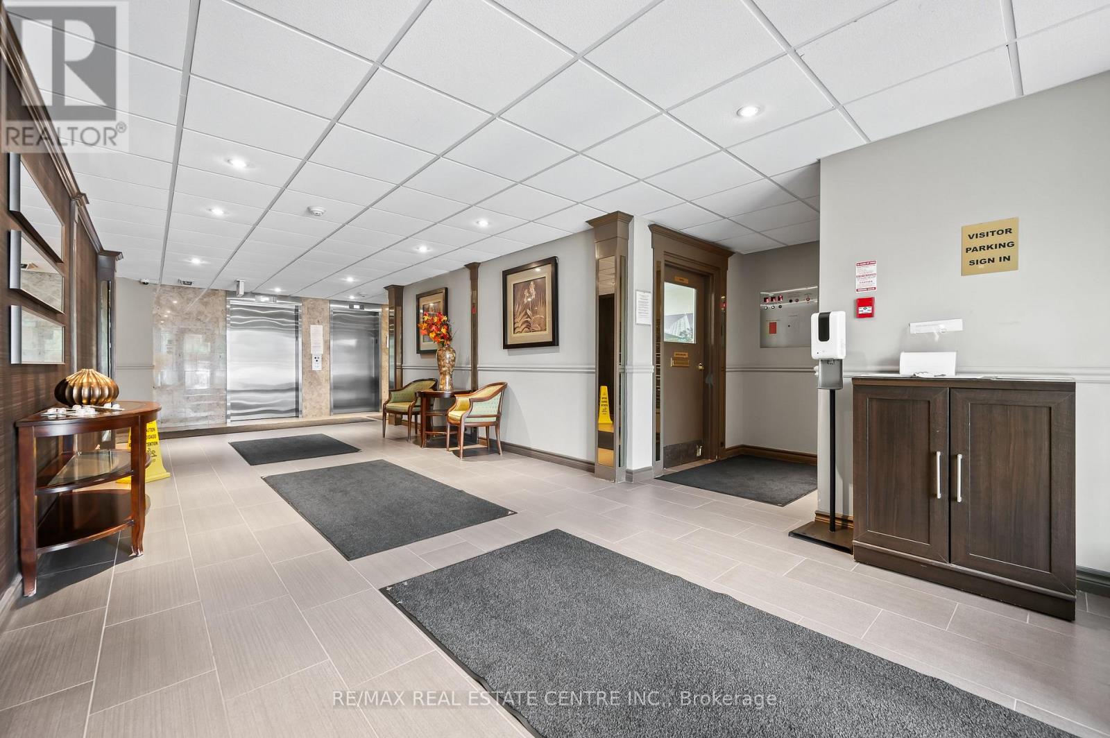 1002 - 35 Green Valley Drive, Kitchener, Ontario  N2P 2A5 - Photo 3 - X12877490