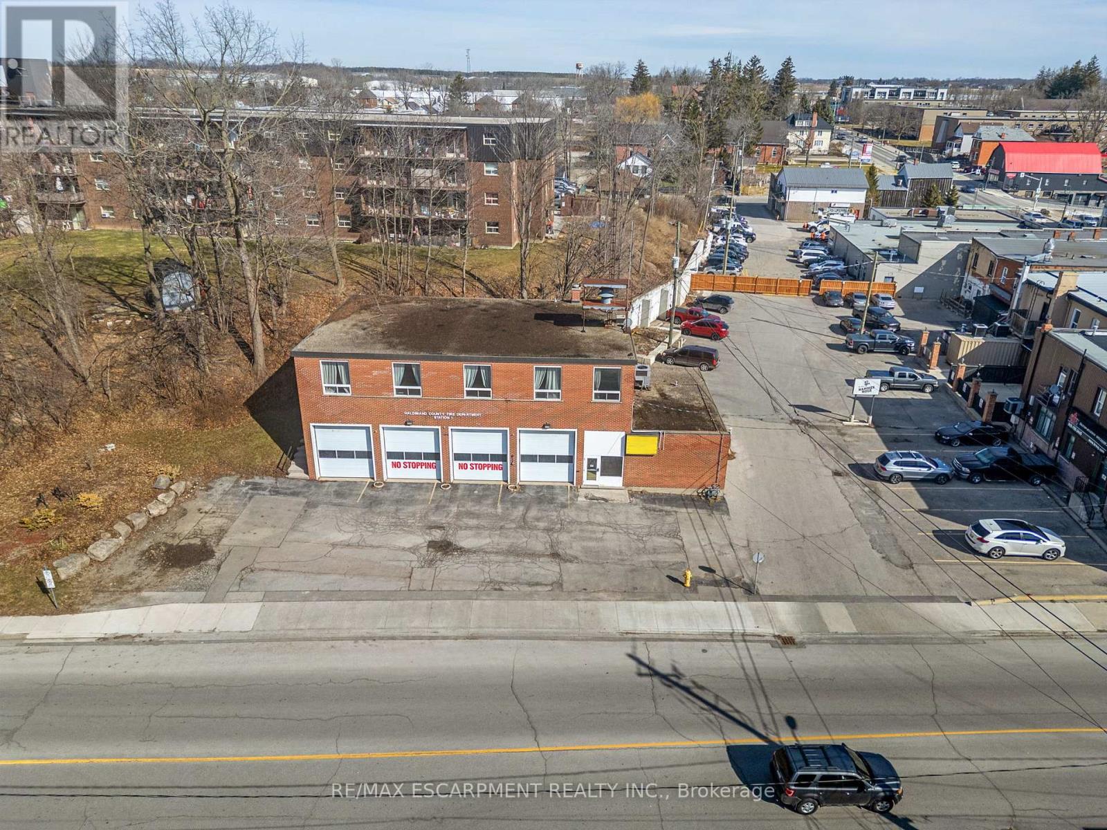 10 & 28 Caithness Street W, Haldimand, Ontario  N3W 1L1 - Photo 2 - X12877494