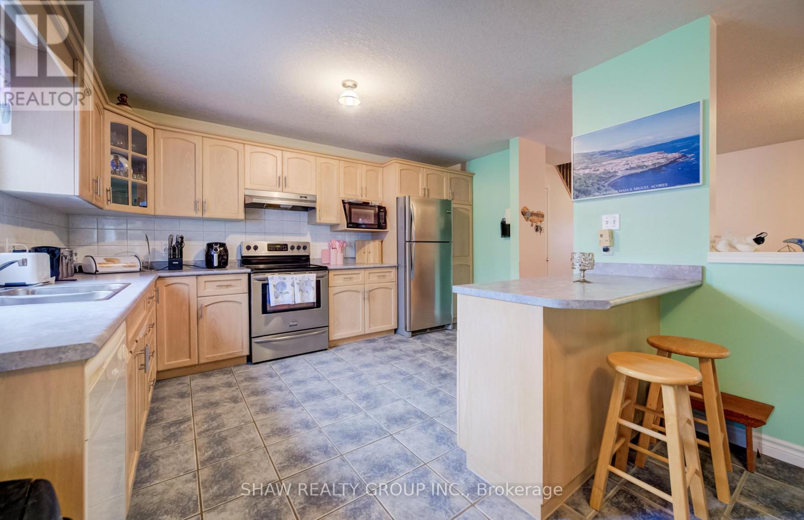 484 Langlaw Drive, Cambridge, Ontario  N1P 1H5 - Photo 12 - X12877506