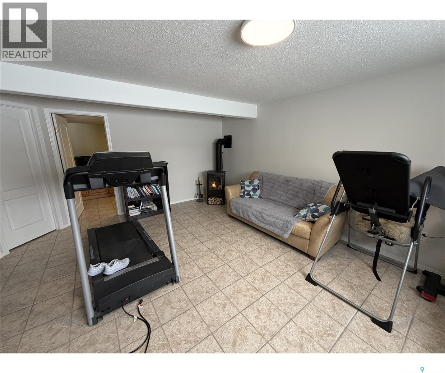 193 Vickers Crescent, Air Ronge, Saskatchewan  S0J 3G0 - Photo 12 - SK030327