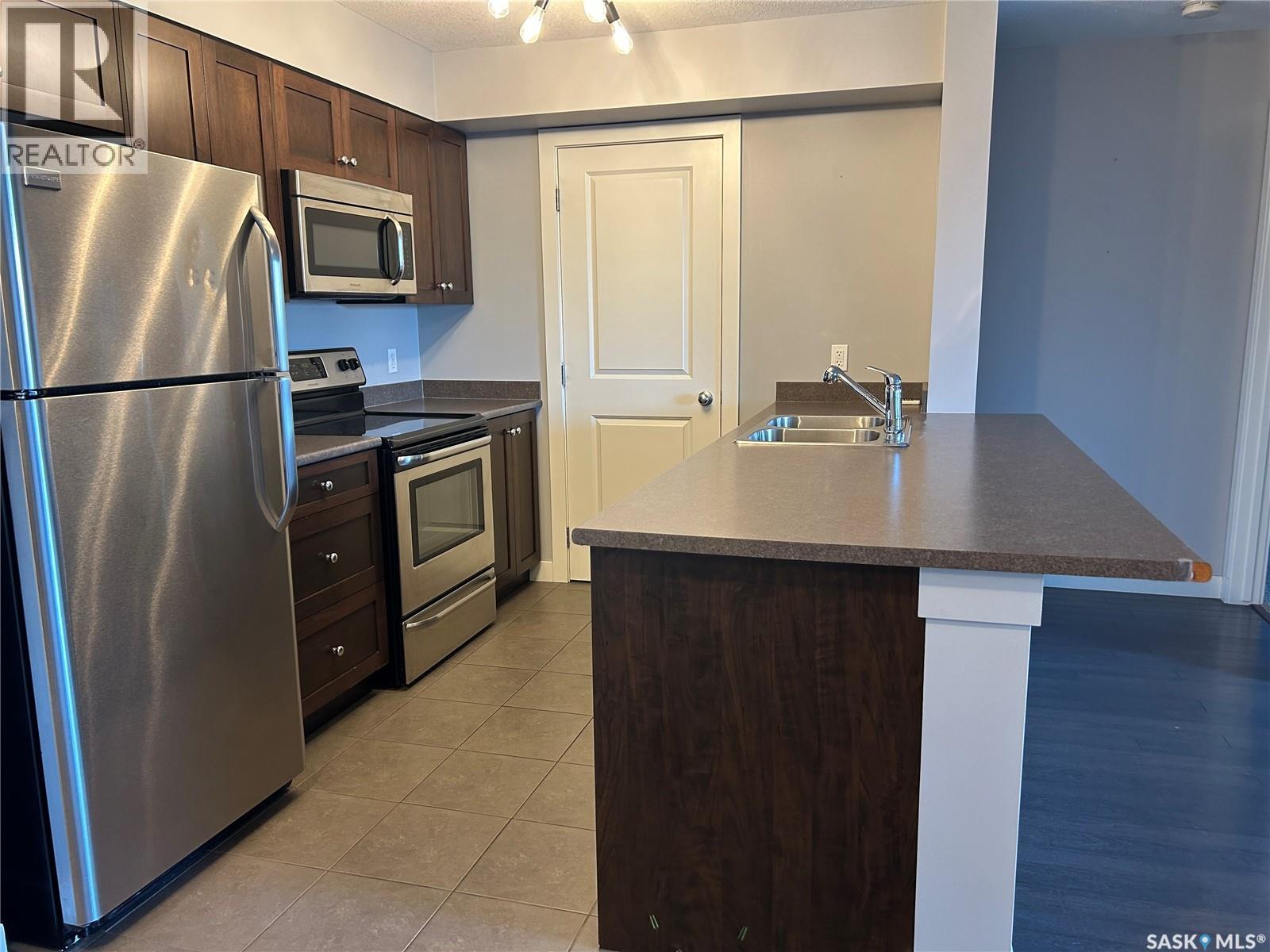 308 304 Petterson Drive, Estevan, Saskatchewan  S4A 1N7 - Photo 3 - SK030326