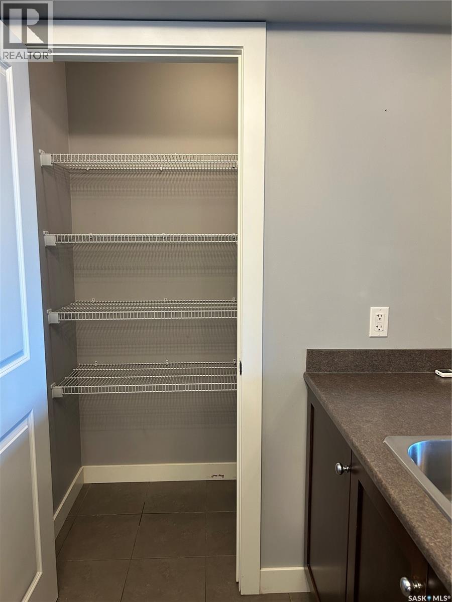 308 304 Petterson Drive, Estevan, Saskatchewan  S4A 1N7 - Photo 4 - SK030326