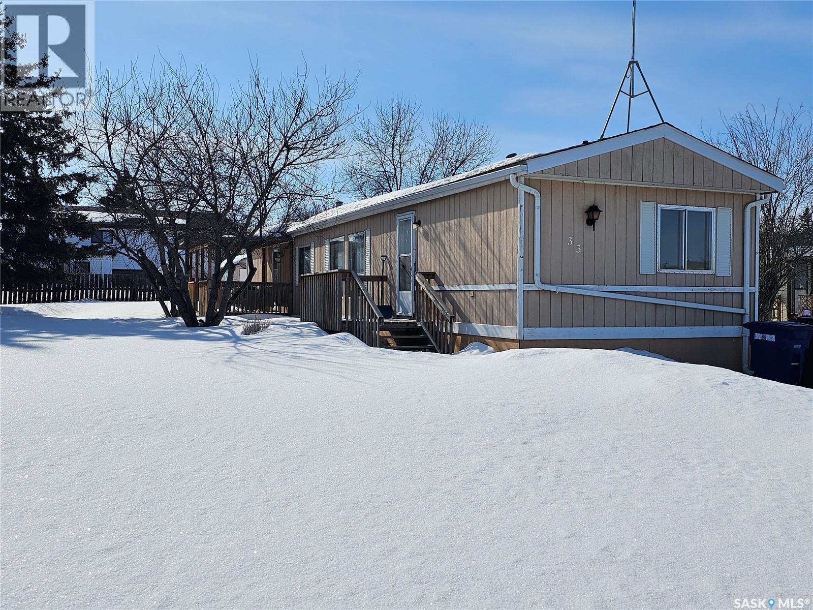 33 Stack Crescent, Meadow Lake, Saskatchewan  S9X 1B6 - Photo 1 - SK030219