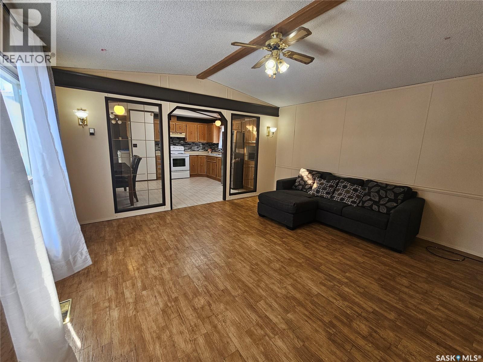 33 Stack Crescent, Meadow Lake, Saskatchewan  S9X 1B6 - Photo 2 - SK030219