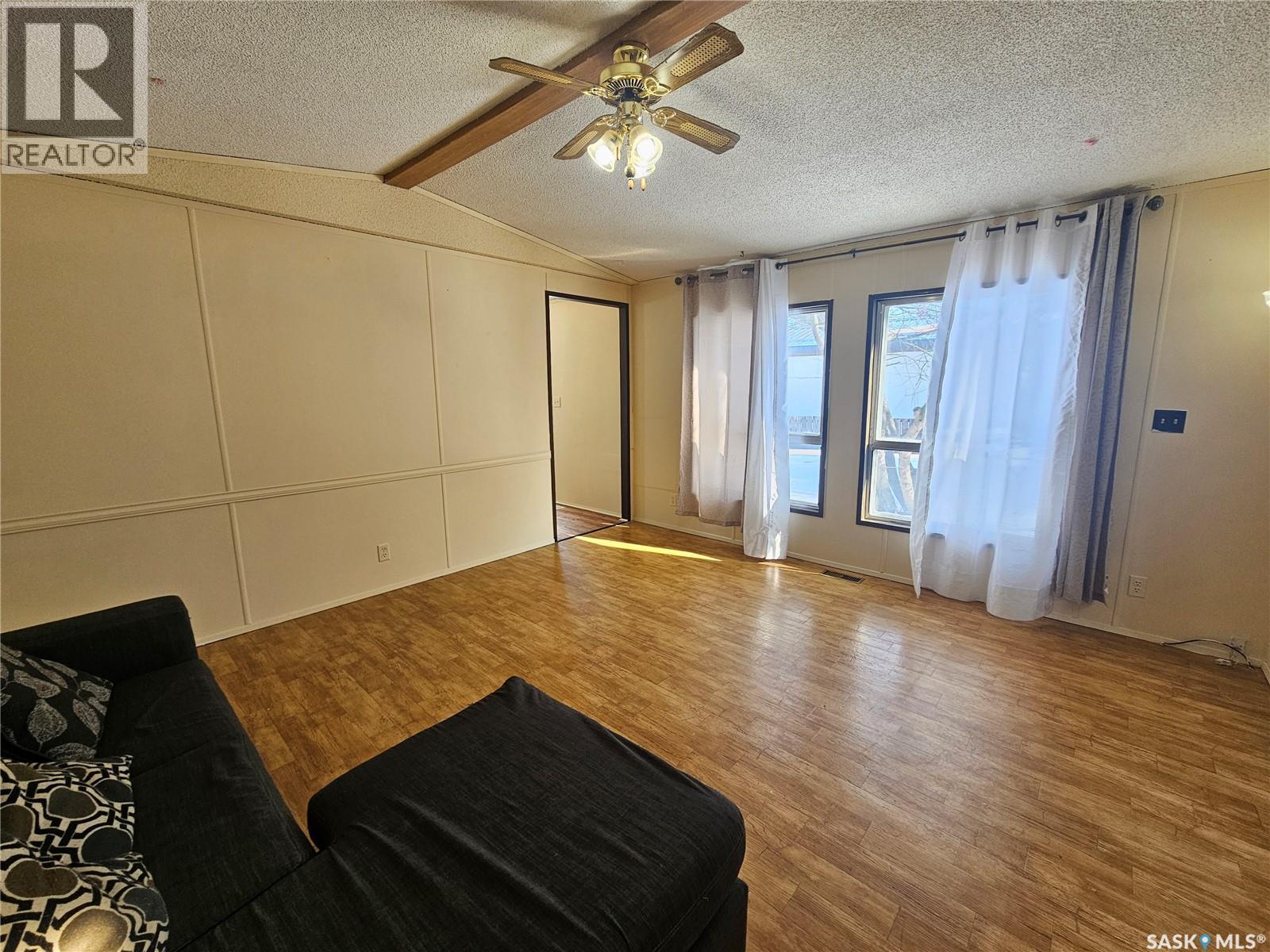 33 Stack Crescent, Meadow Lake, Saskatchewan  S9X 1B6 - Photo 3 - SK030219