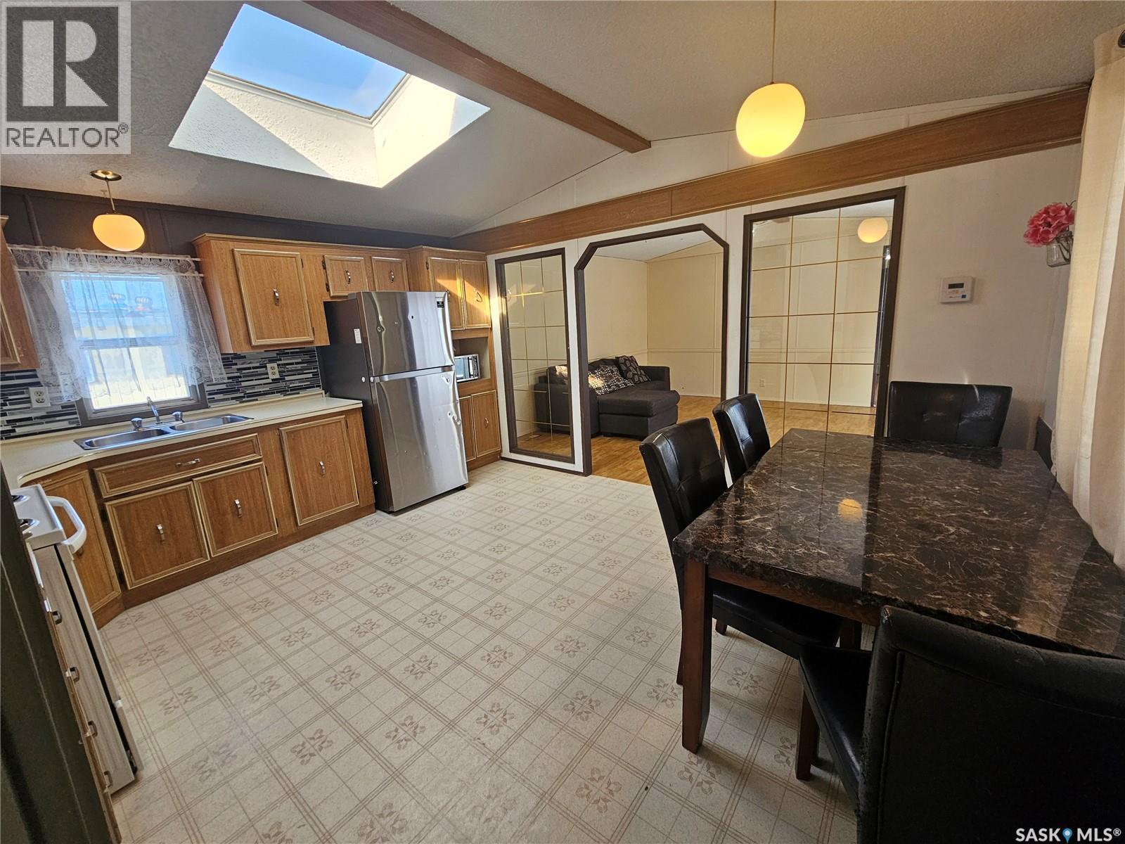 33 Stack Crescent, Meadow Lake, Saskatchewan  S9X 1B6 - Photo 5 - SK030219