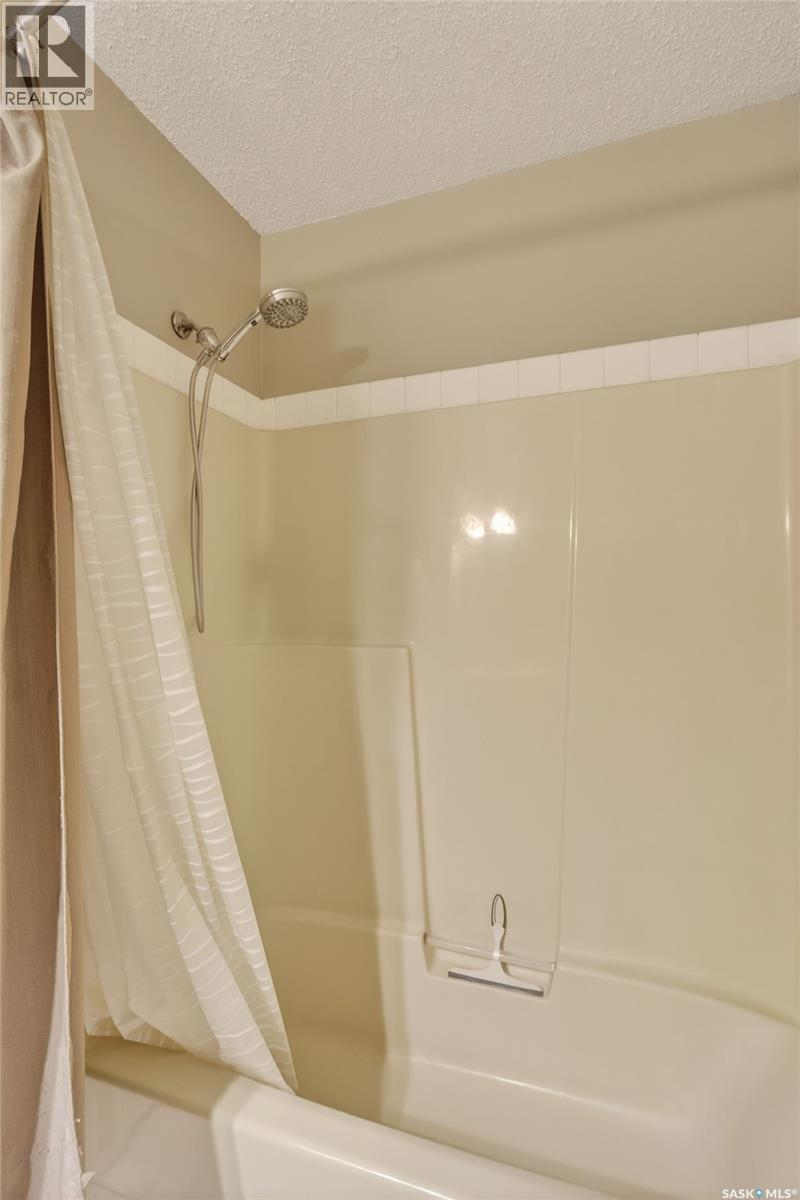 102-104 Hedley Street, Saskatoon, Saskatchewan  S7N 4G4 - Photo 41 - SK030184