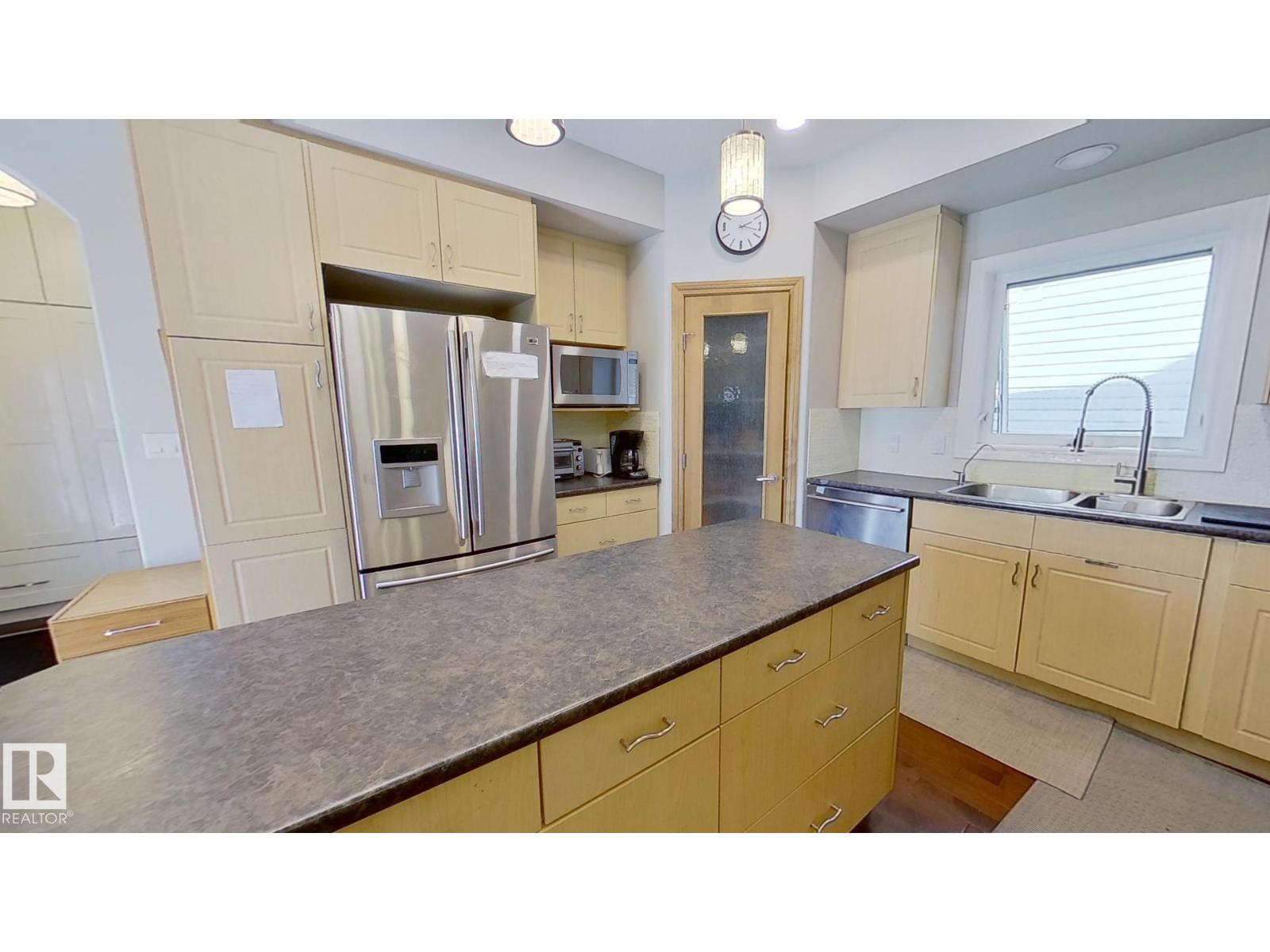 2036 Towne Centre Bv Nw Nw, Edmonton, Alberta  T6R 3M7 - Photo 4 - E4477140