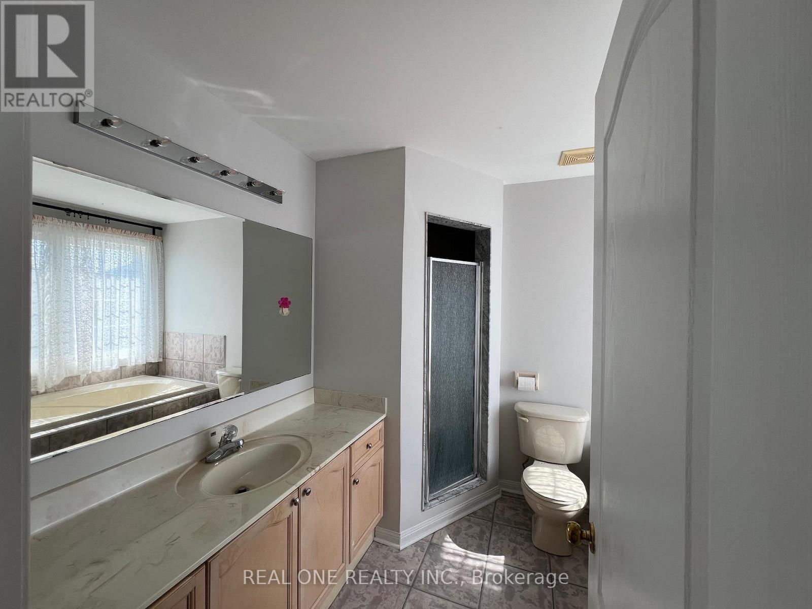 117 Majestic Drive, Markham (Berczy), Ontario  L6C 2N5 - Photo 16 - N12862152