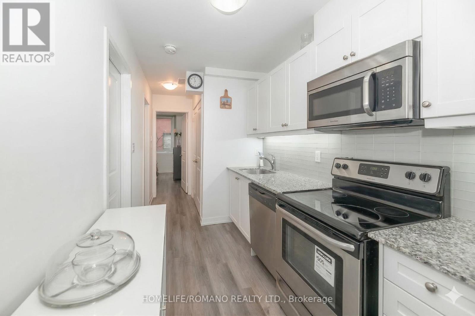 33 - 869 Wilson Avenue, Toronto, Ontario  M3K 0A4 - Photo 9 - W12875360