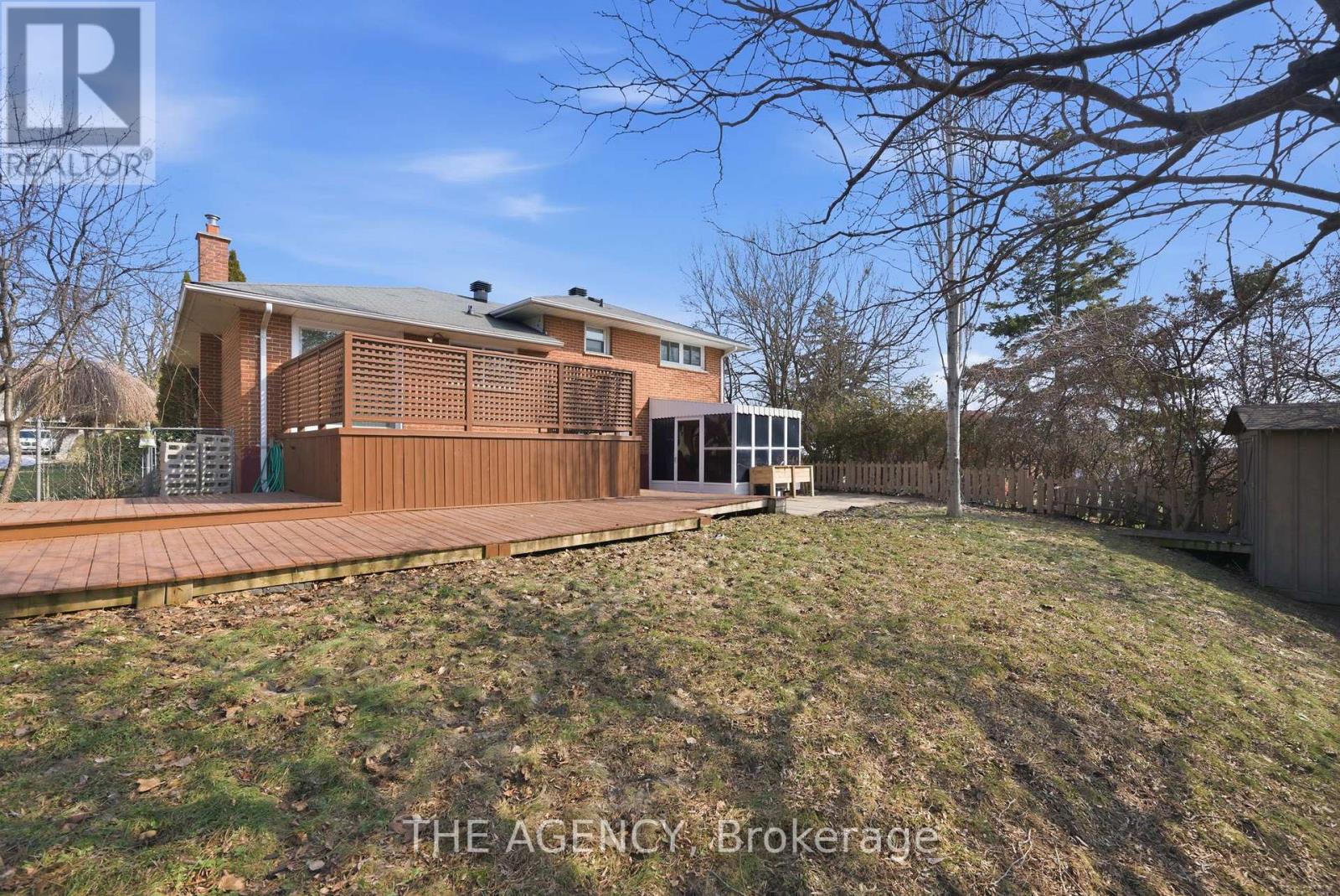 118 Applewood Crescent, Whitby, Ontario  L1N 2E7 - Photo 35 - E12877612