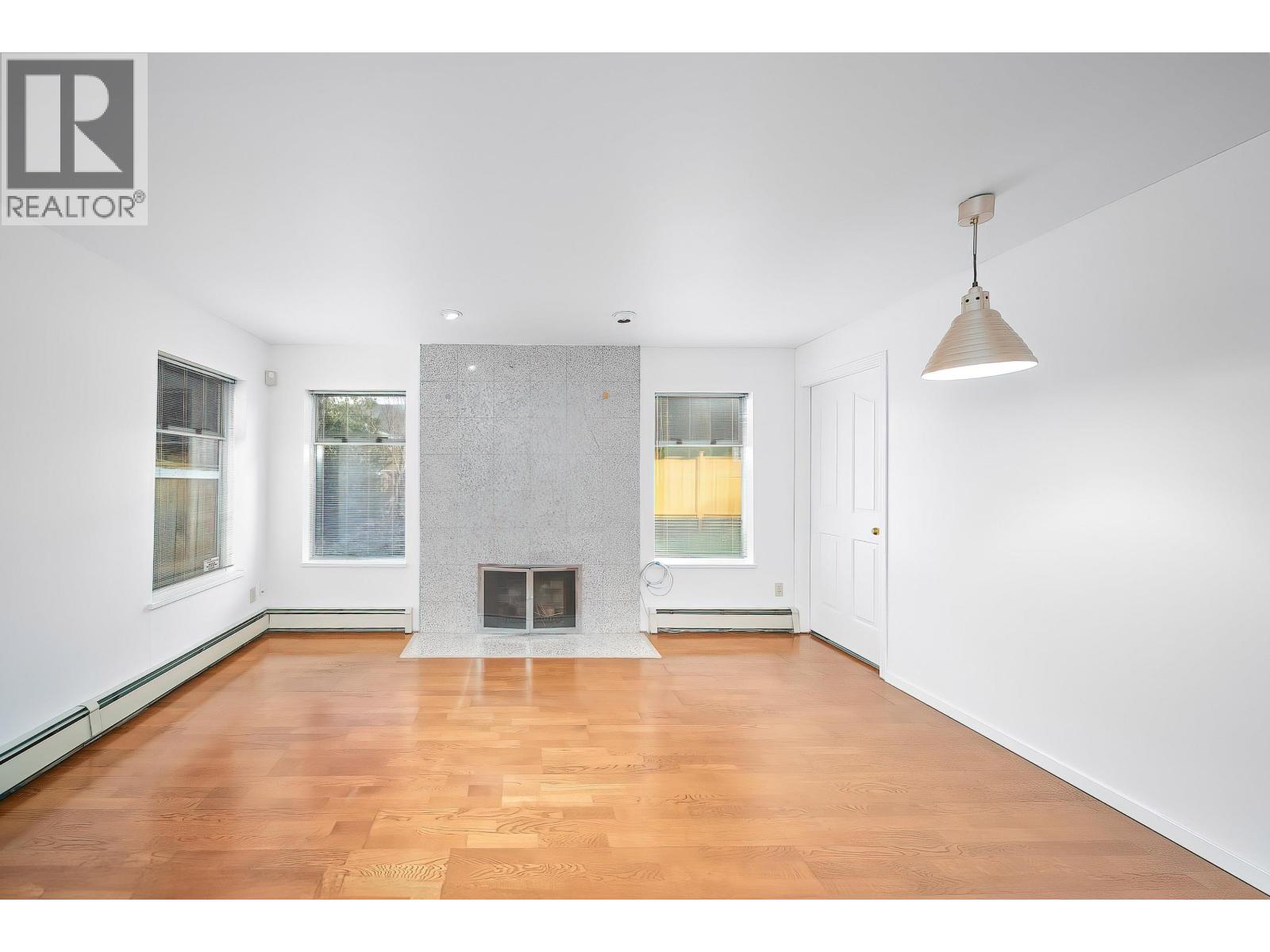 Listing Picture 33 of 39 : 5611 HOLT AVENUE, Richmond / 烈治文 - 魯藝地產 Yvonne Lu Group - MLS Medallion Club Member