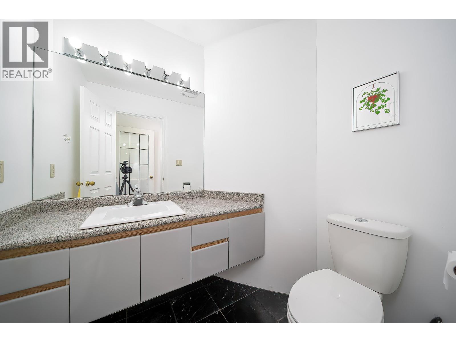 Listing Picture 35 of 39 : 5611 HOLT AVENUE, Richmond / 烈治文 - 魯藝地產 Yvonne Lu Group - MLS Medallion Club Member