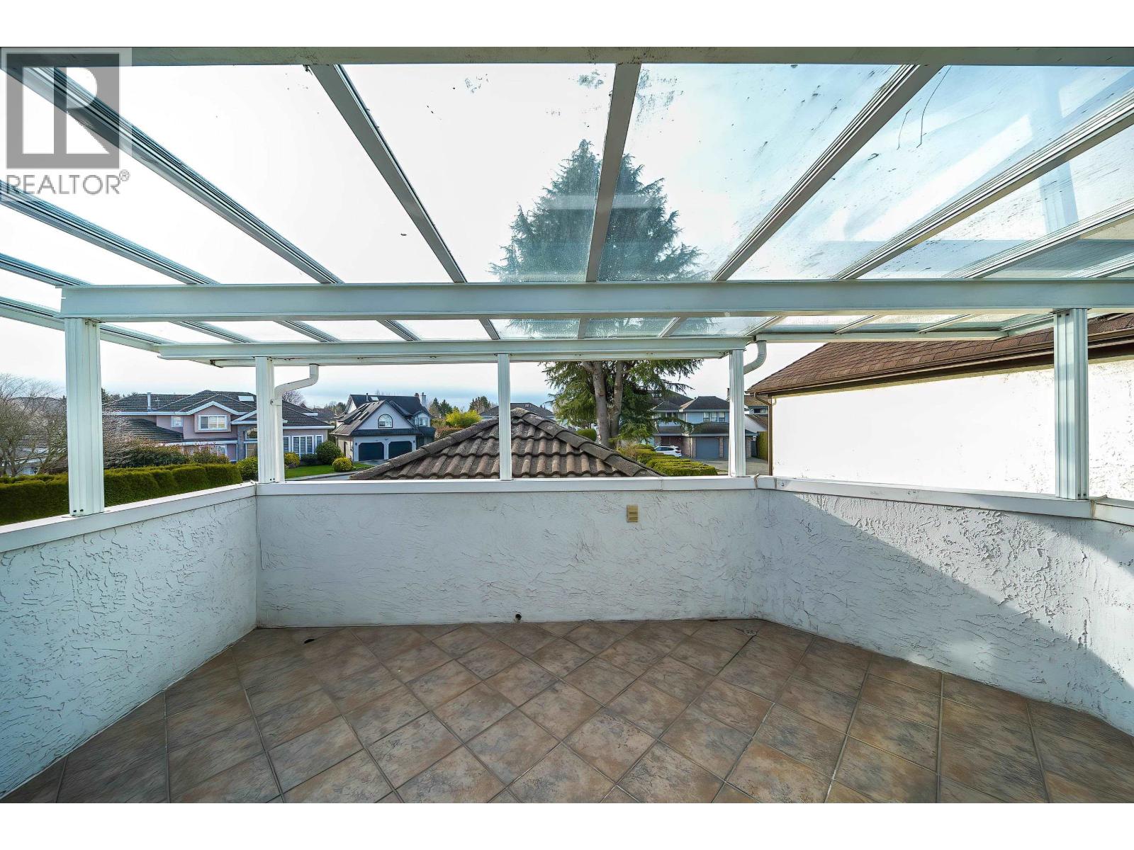 Listing Picture 10 of 39 : 5611 HOLT AVENUE, Richmond / 烈治文 - 魯藝地產 Yvonne Lu Group - MLS Medallion Club Member