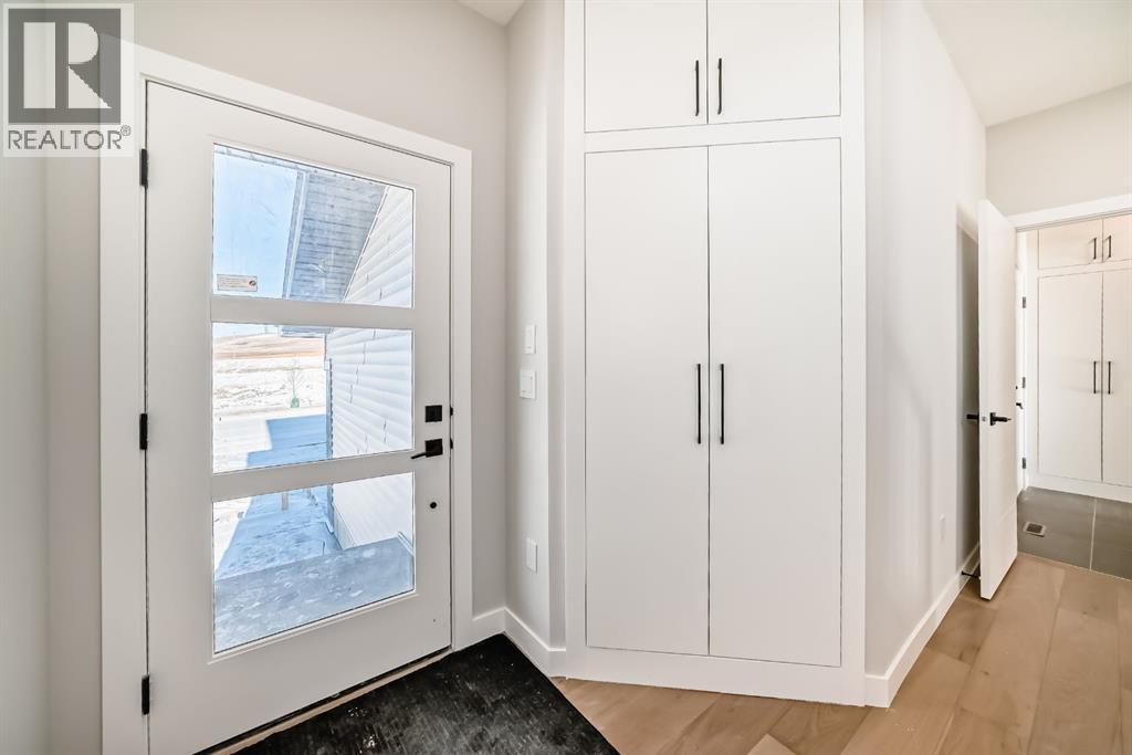 504 Heritage Boulevard, Cochrane, Alberta  T4C 3K9 - Photo 4 - A2281211