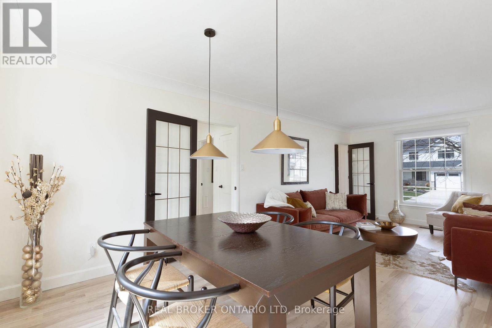 196 Wychwood Park, London North, Ontario  N6G 1R9 - Photo 11 - X12877614