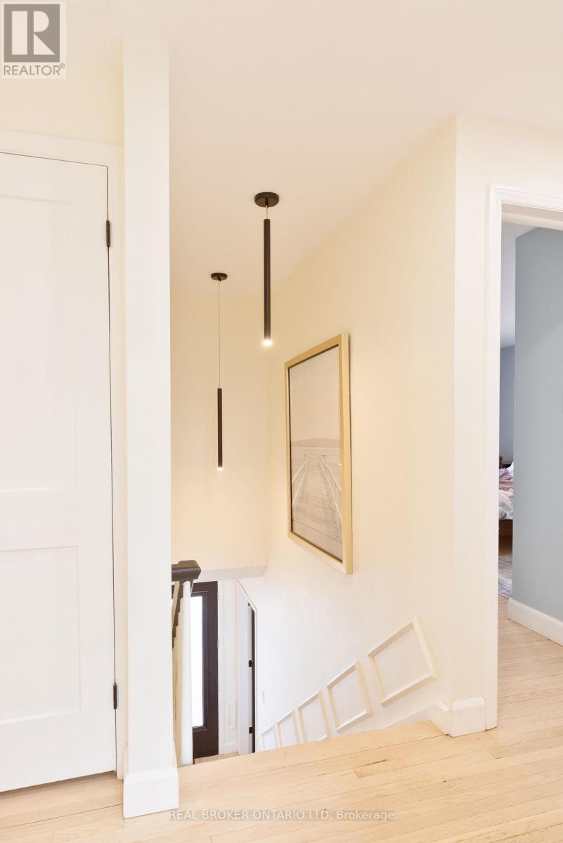 196 Wychwood Park, London North, Ontario  N6G 1R9 - Photo 20 - X12877614