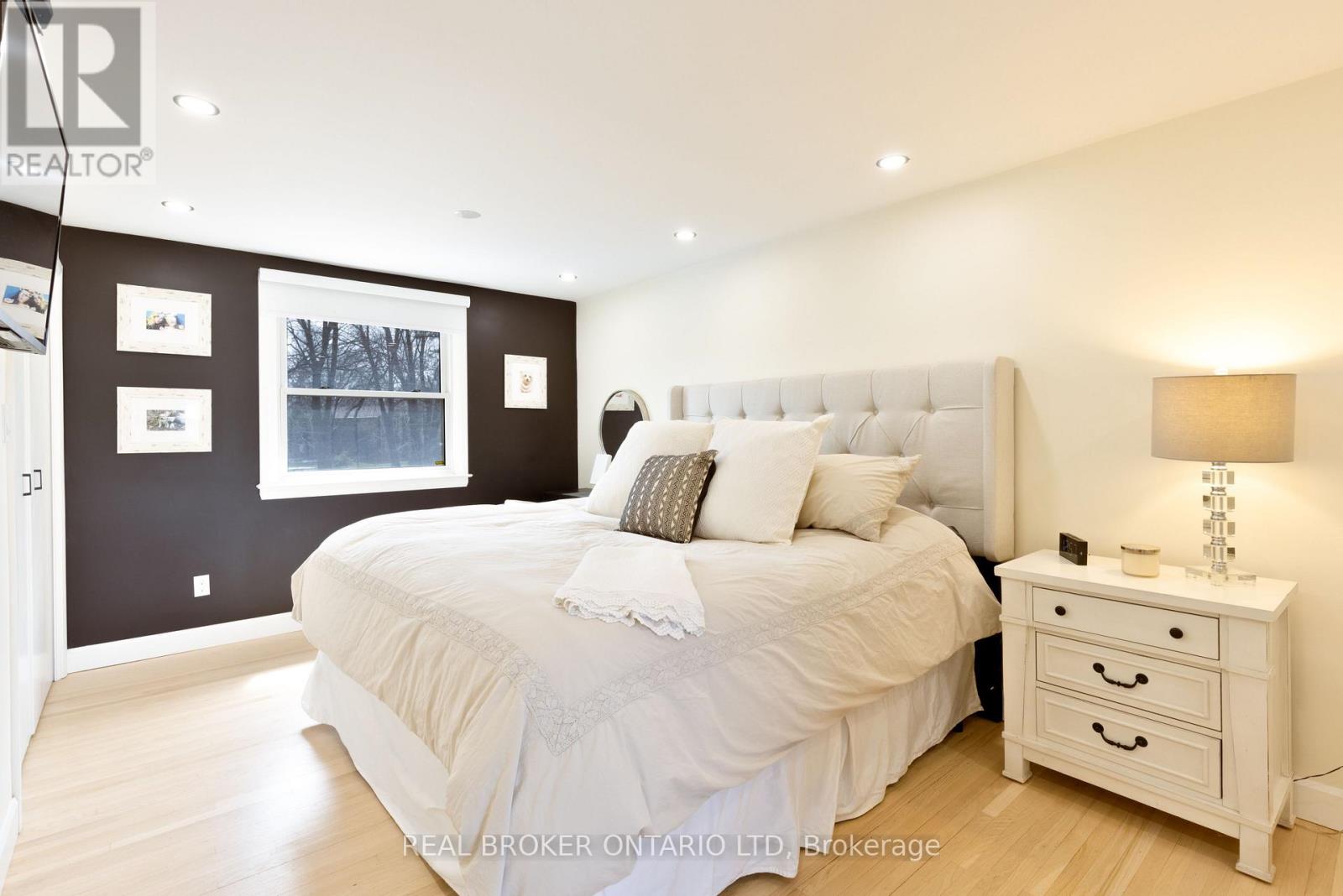 196 Wychwood Park, London North, Ontario  N6G 1R9 - Photo 21 - X12877614